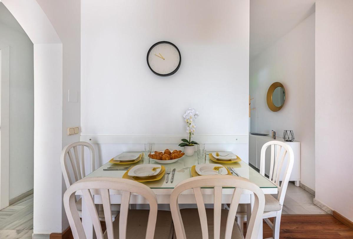 Apartamento Cozy & Comfy Seaside Retreat In
