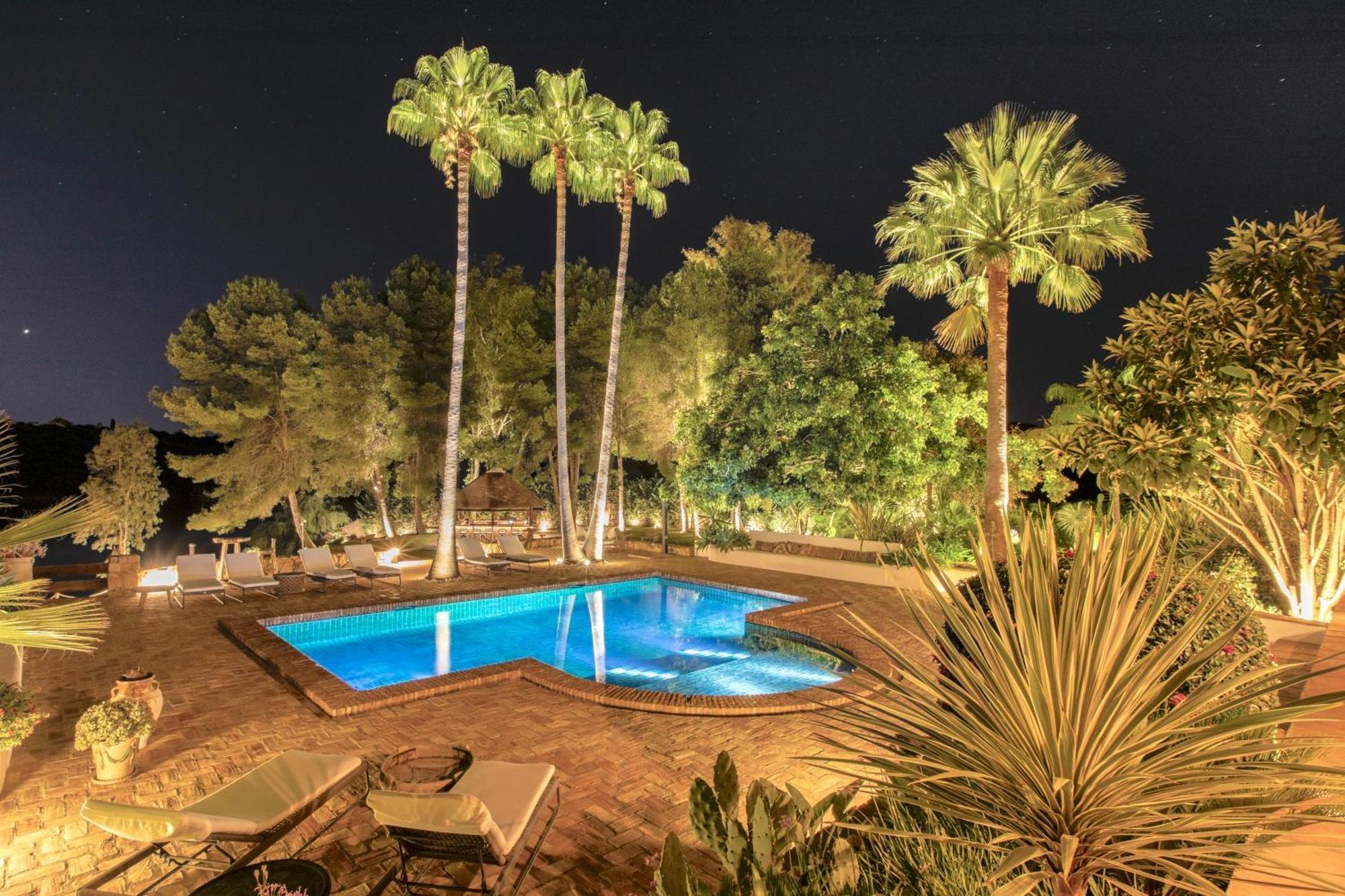Smb10 - Stunning Luxury On A Private Domaine At Padierna Golf Club Golf Club Villa Estepona