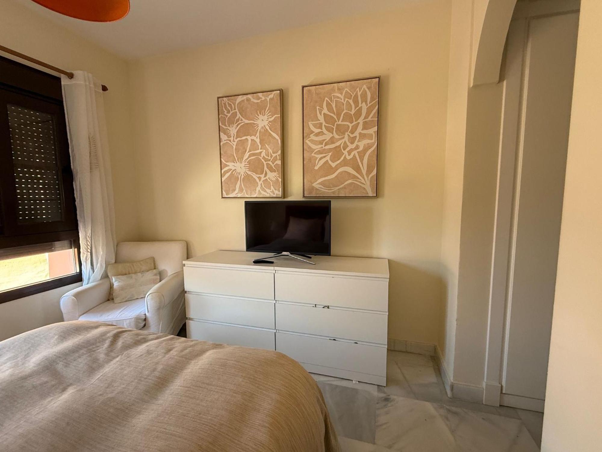 Apartment Lovely Two Bedroom