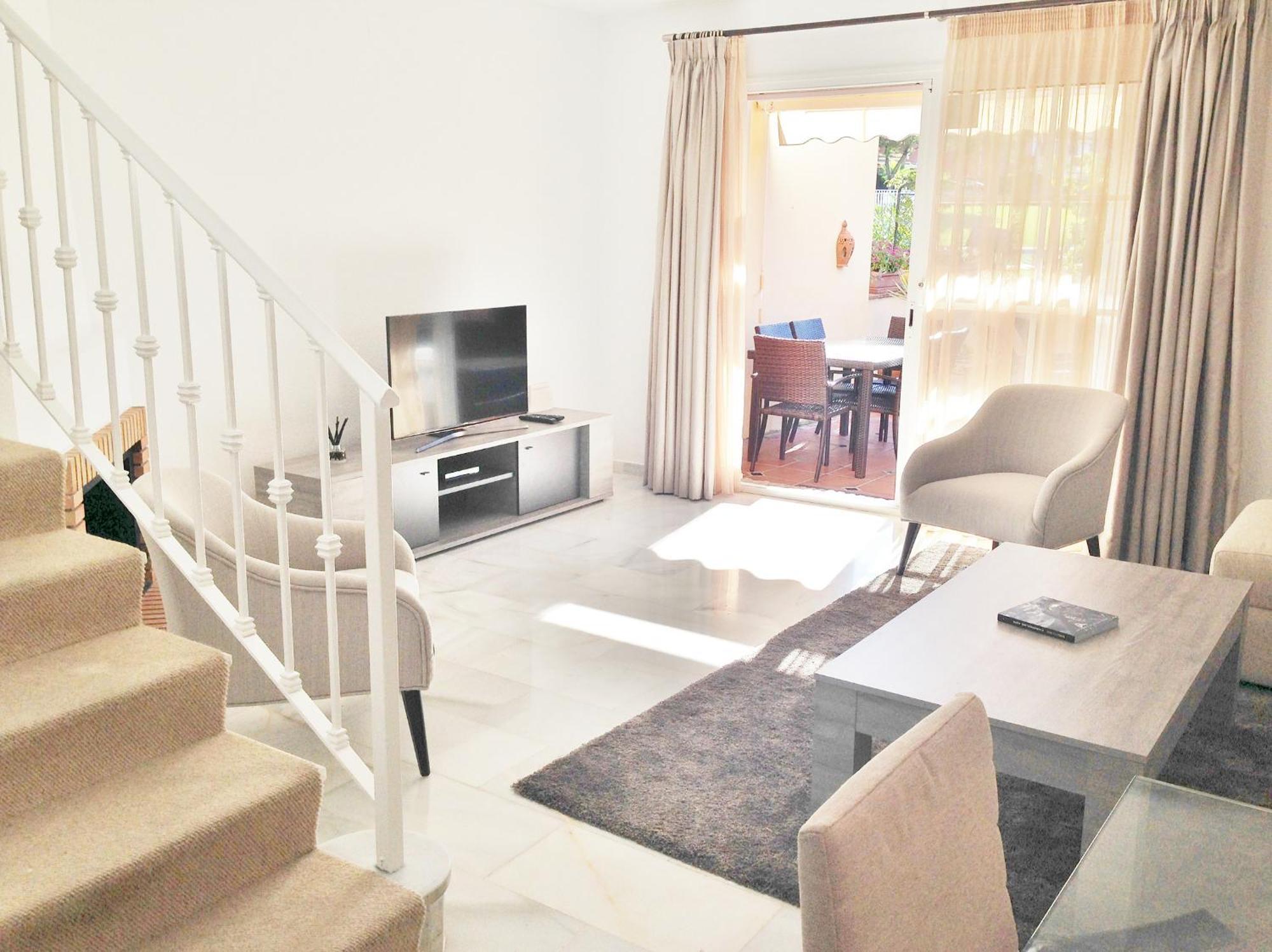 Apartment 1264: 3 Bed Townhouse In Monte Biarritz Paraiso Estepona