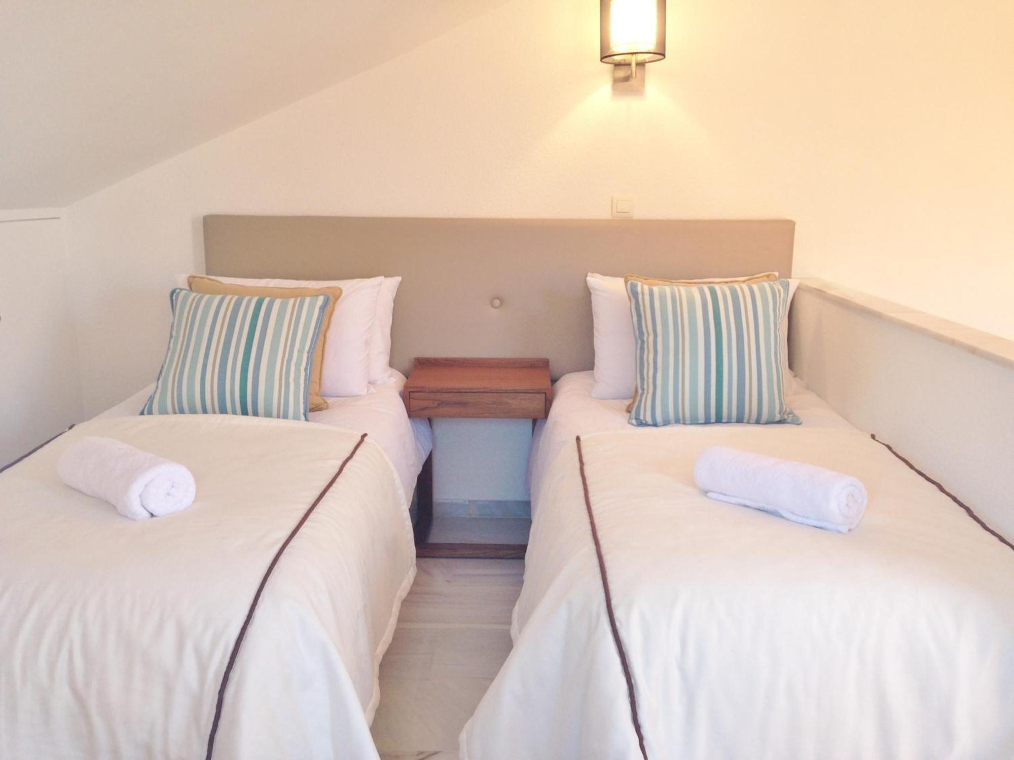 1264: 3 Bed Townhouse In Monte Biarritz Paraiso * Estepona