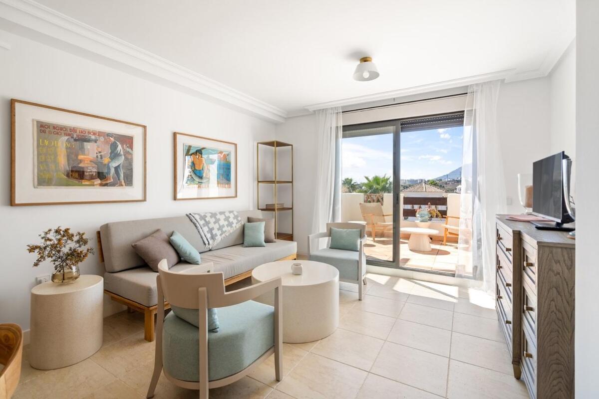 Modern Duplex Penthouse In Gated Complex Rdr487 * Estepona
