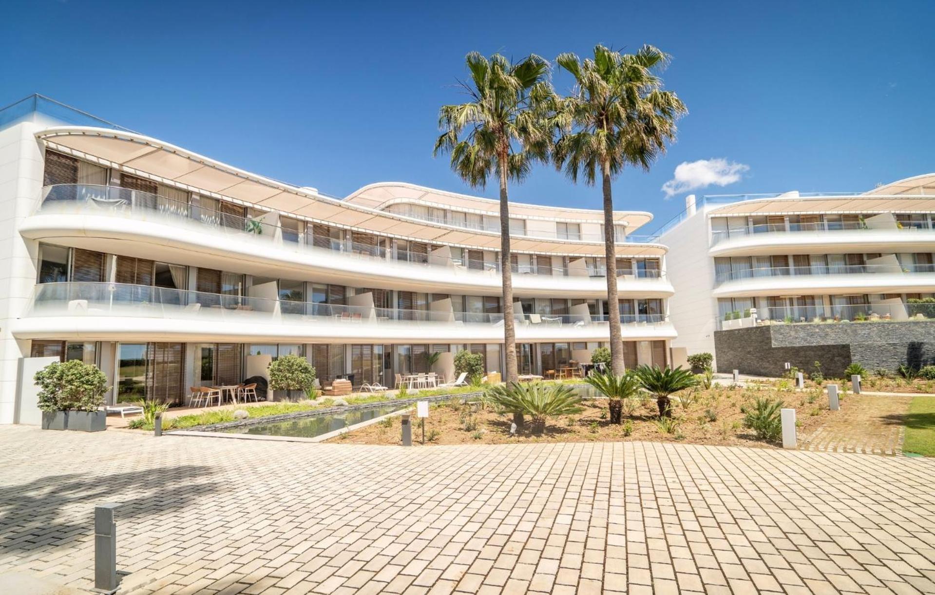 Modern 3-bedroom Luxury With Panoramic Sea Views The Edge, Apartment