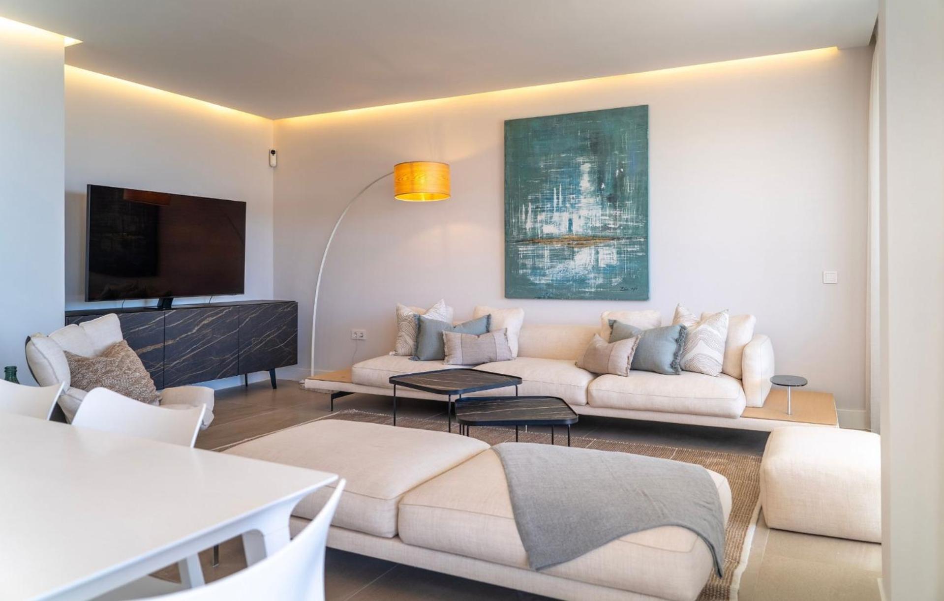 Modern 3-bedroom Luxury With Panoramic Sea Views The Edge, Apartment