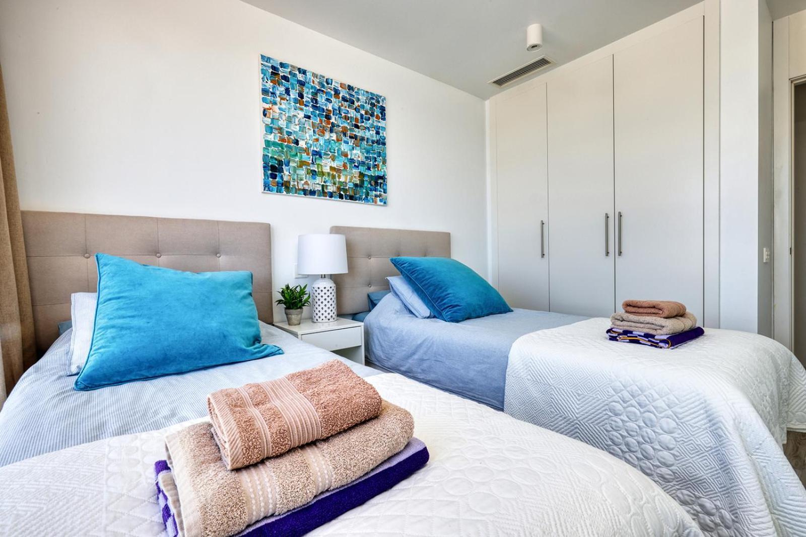 Stunning Three Bedroom Townhouse With Great Views! Apartment *