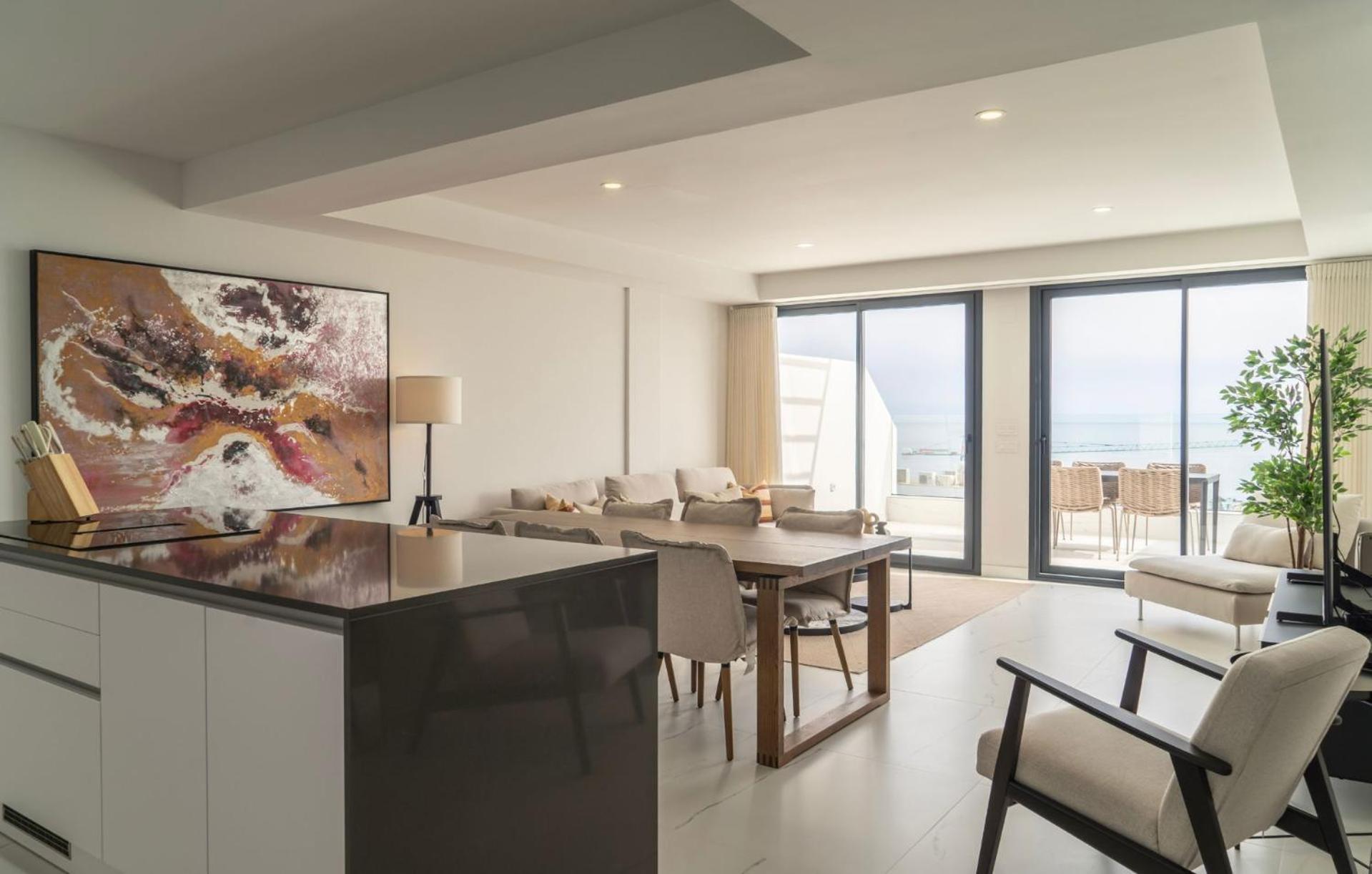 Modern Two-bedroom Coastal Retreat With Panoramic Sea Views To Africa