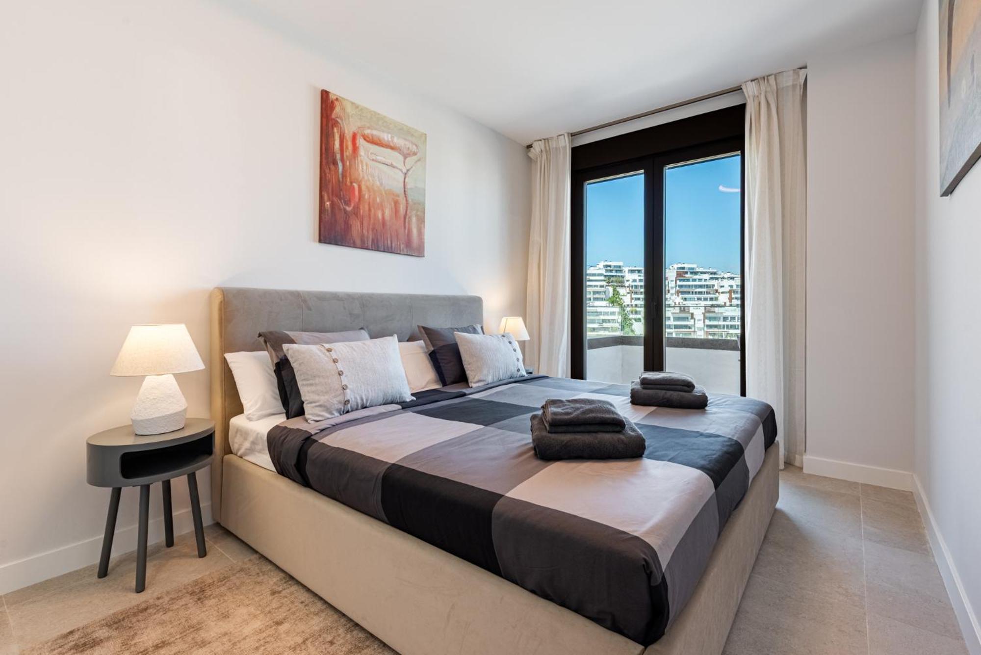 Apartment 2 Bedroom With Pool *