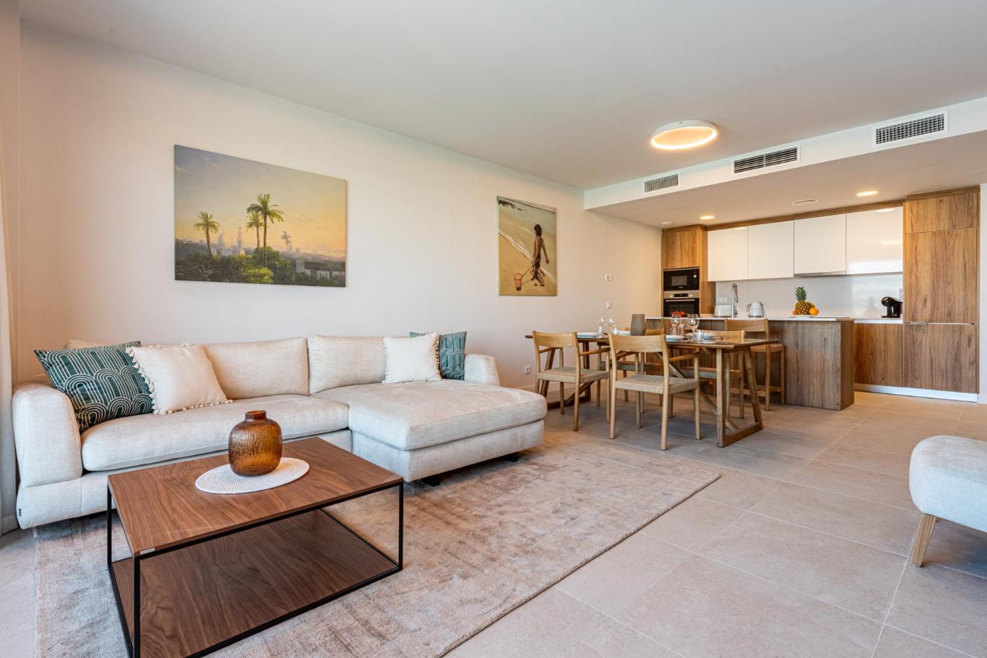 Apartment 2 Bedroom With Pool