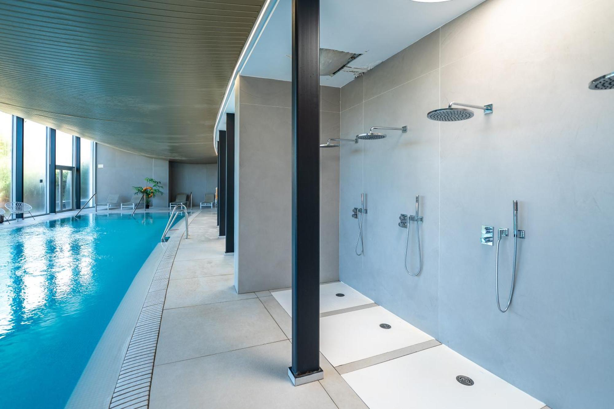 Edge Beachfront 2br - 3 Pools, 1 Heated, Spa, Gym, Cowork Apartment *