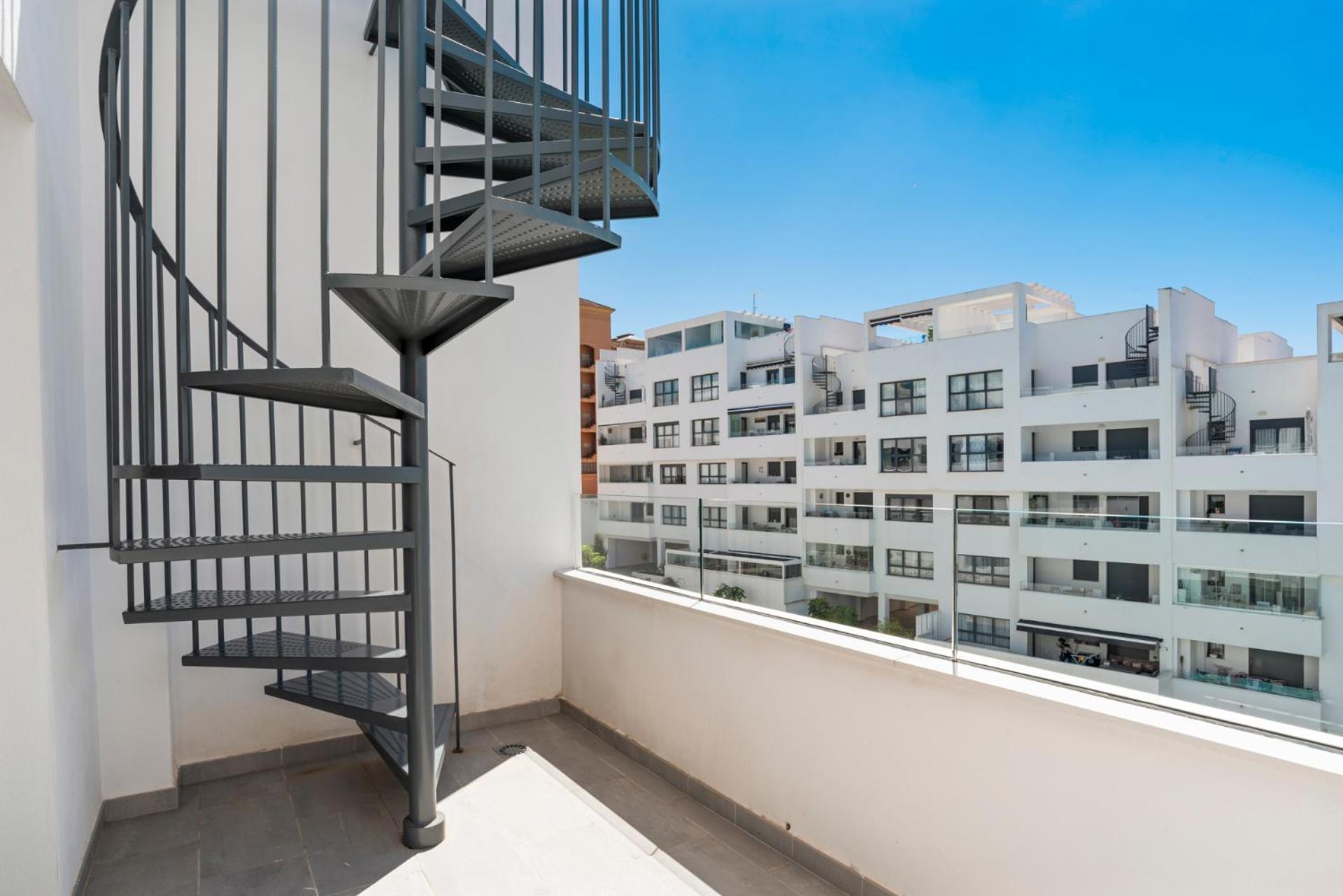 Apartamento Luxury Penthouse With Beautiful Rooftop At Location *