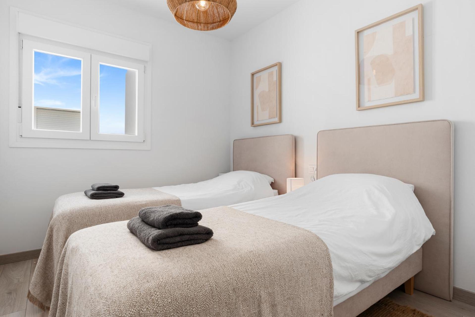 Luxury Penthouse With Beautiful Rooftop At Location