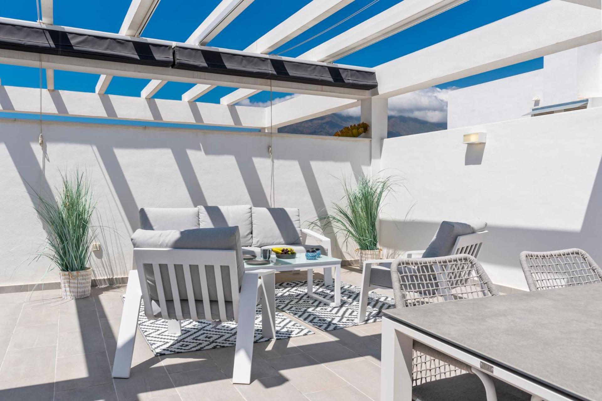 Luxury Penthouse With Beautiful Rooftop At Location Apartamento