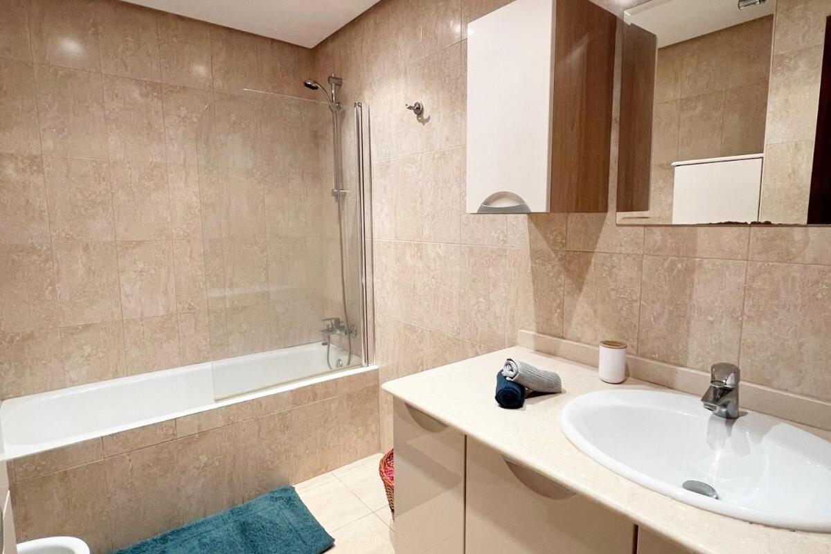 Cozy Retreat In Port Apartment Estepona