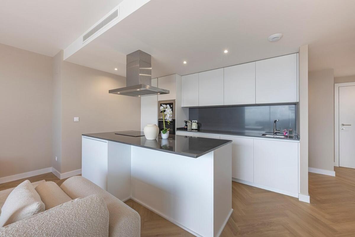 Fancy And Minimalist Flat In L Sea Views Estepona