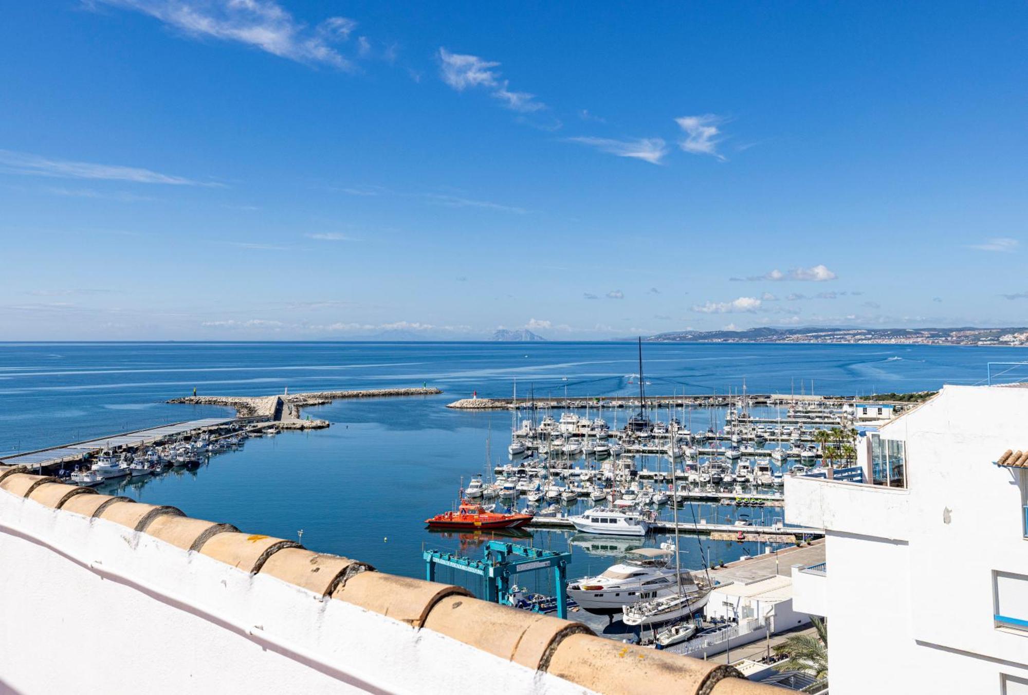 Cozy Between The Port And The La Rada Apartment