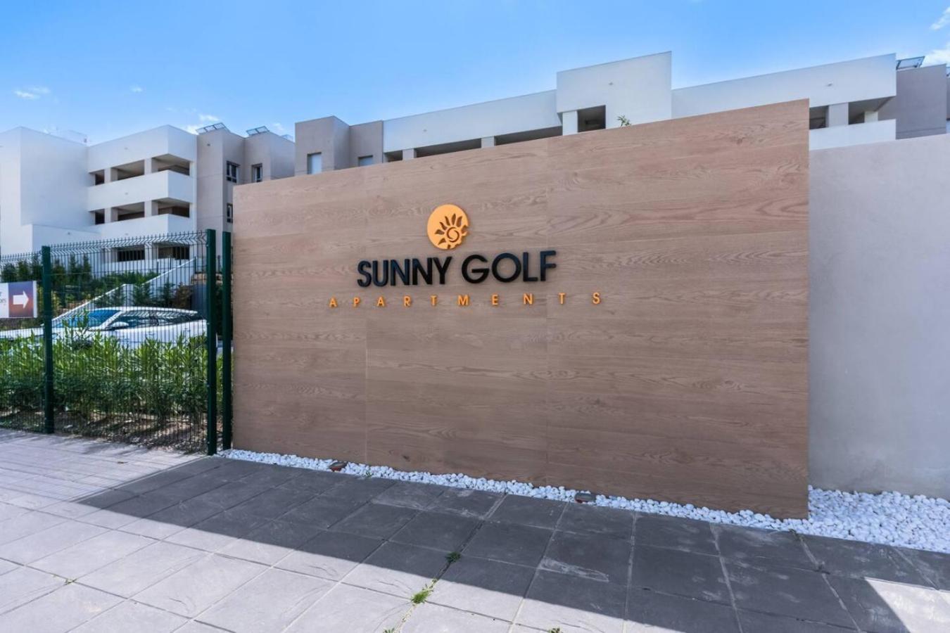 Apartment 2br Sunny Golf Apt. Tuin Met Golfbaan Uitzicht Estepona