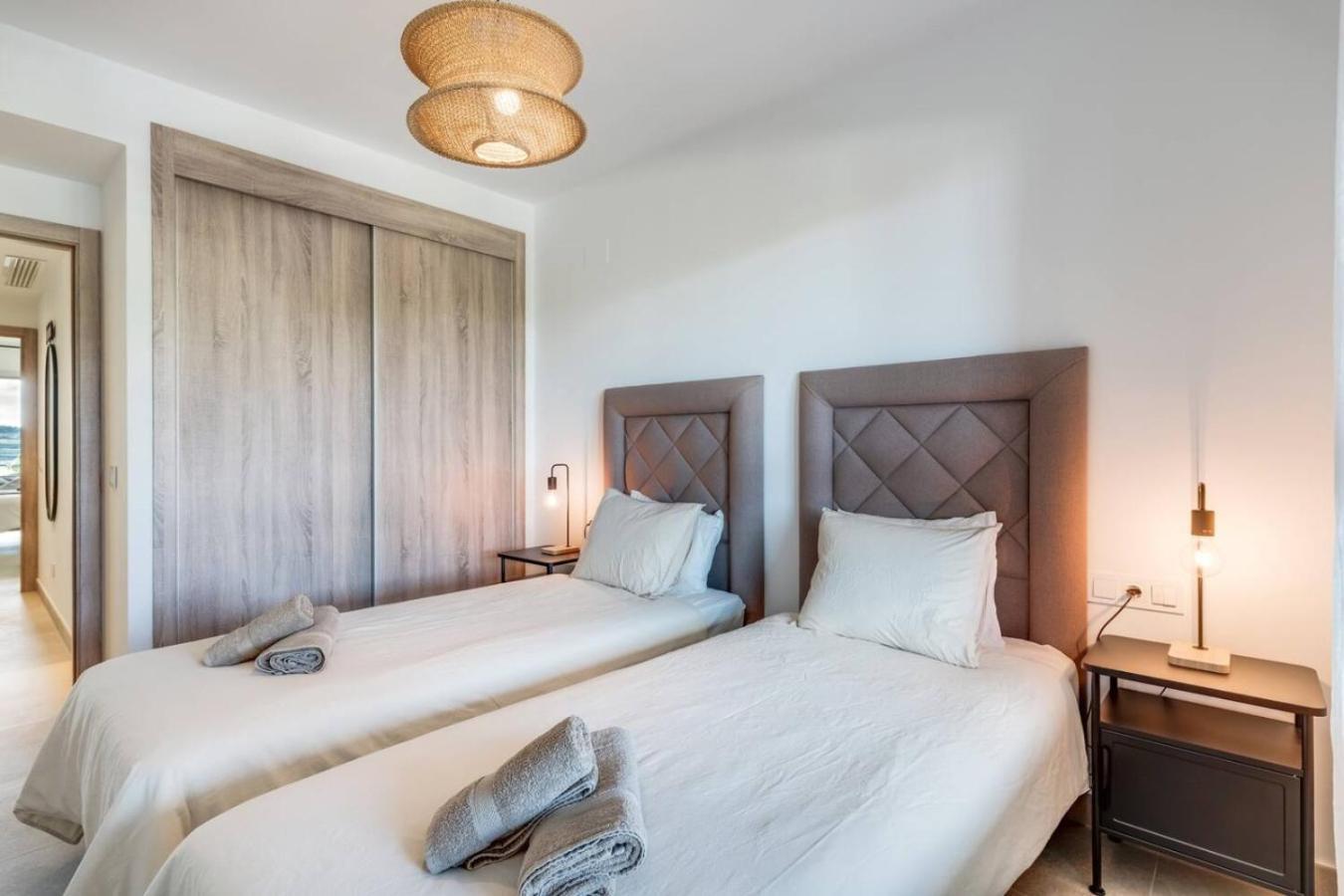 2br Sunny Golf Apt. Tuin Met Golfbaan Uitzicht Apartment Estepona