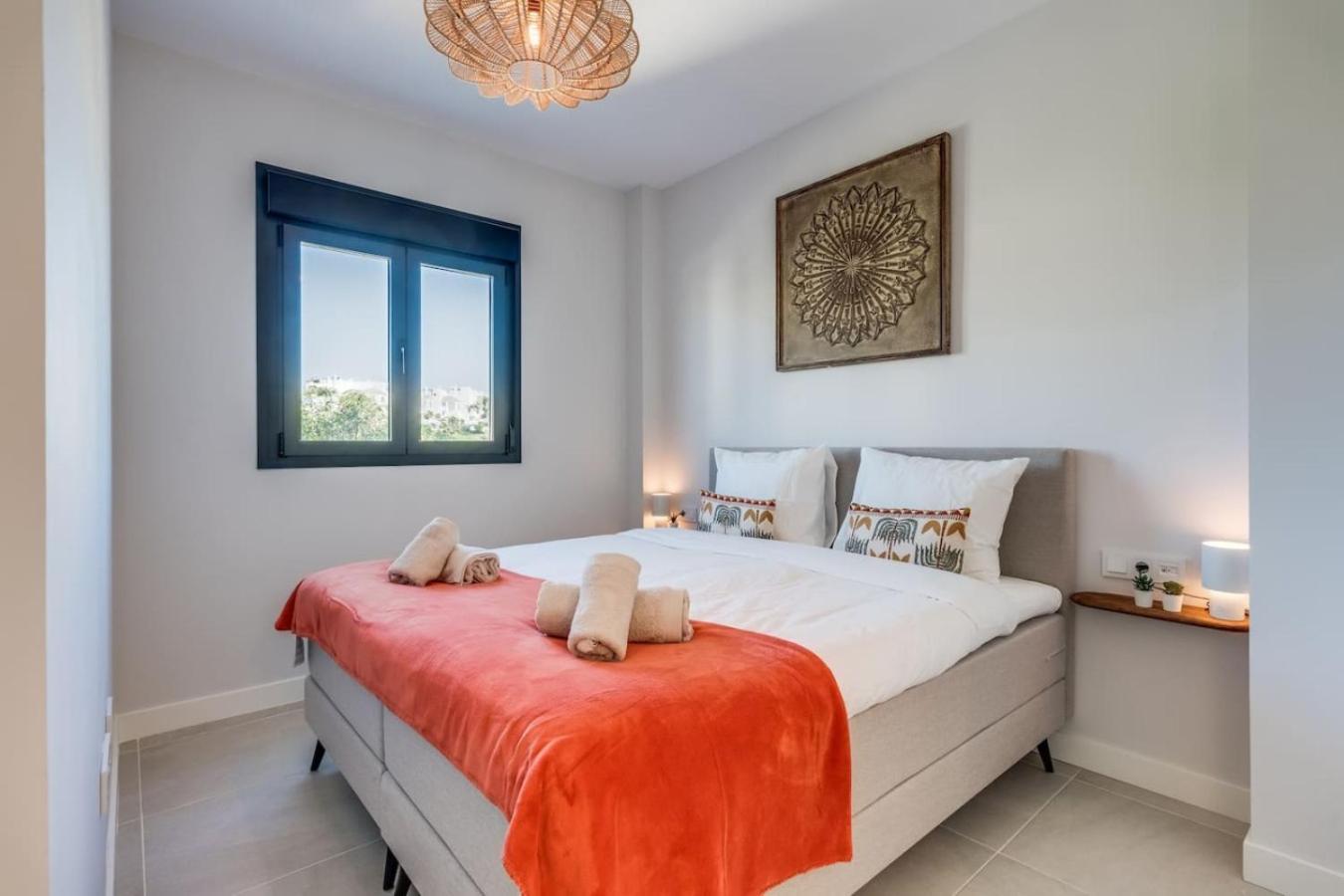 Aranya - Stylish Apt. With Great Views Estepona