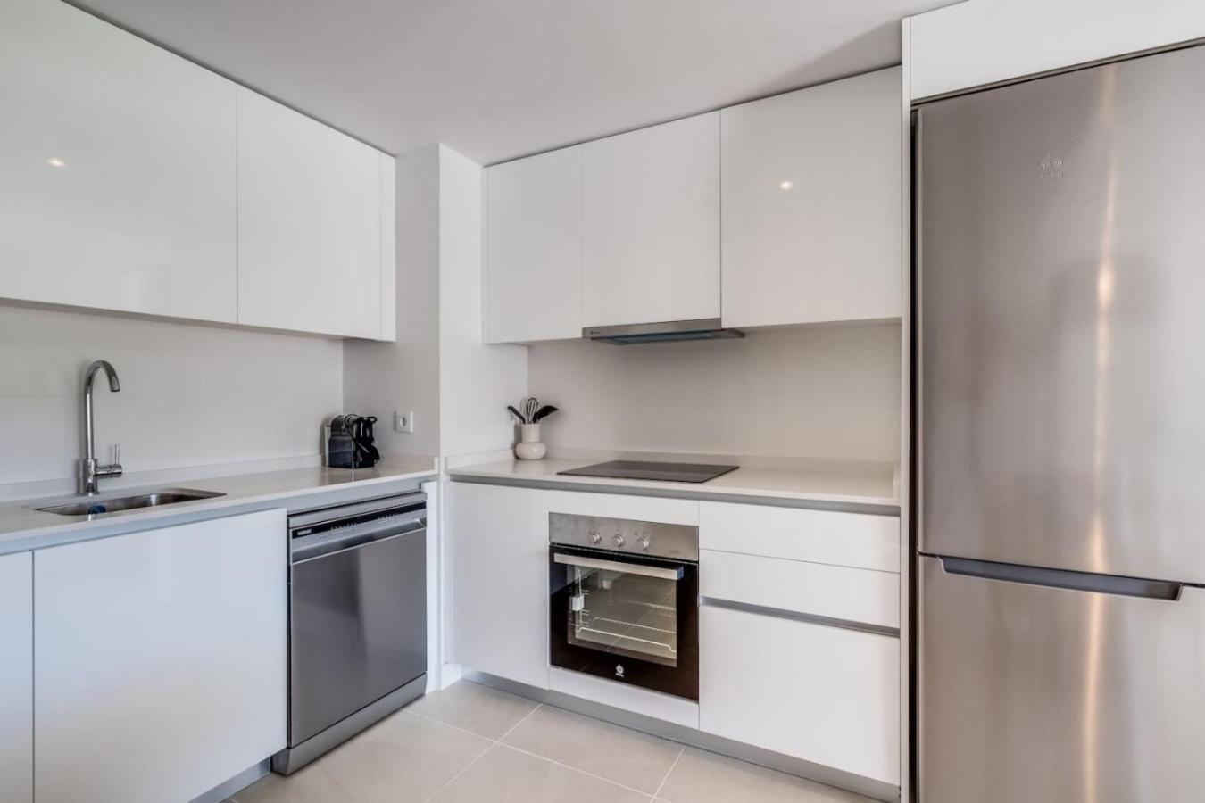Apartamento Aranya - Stylish 2br Apt. With Pool View *