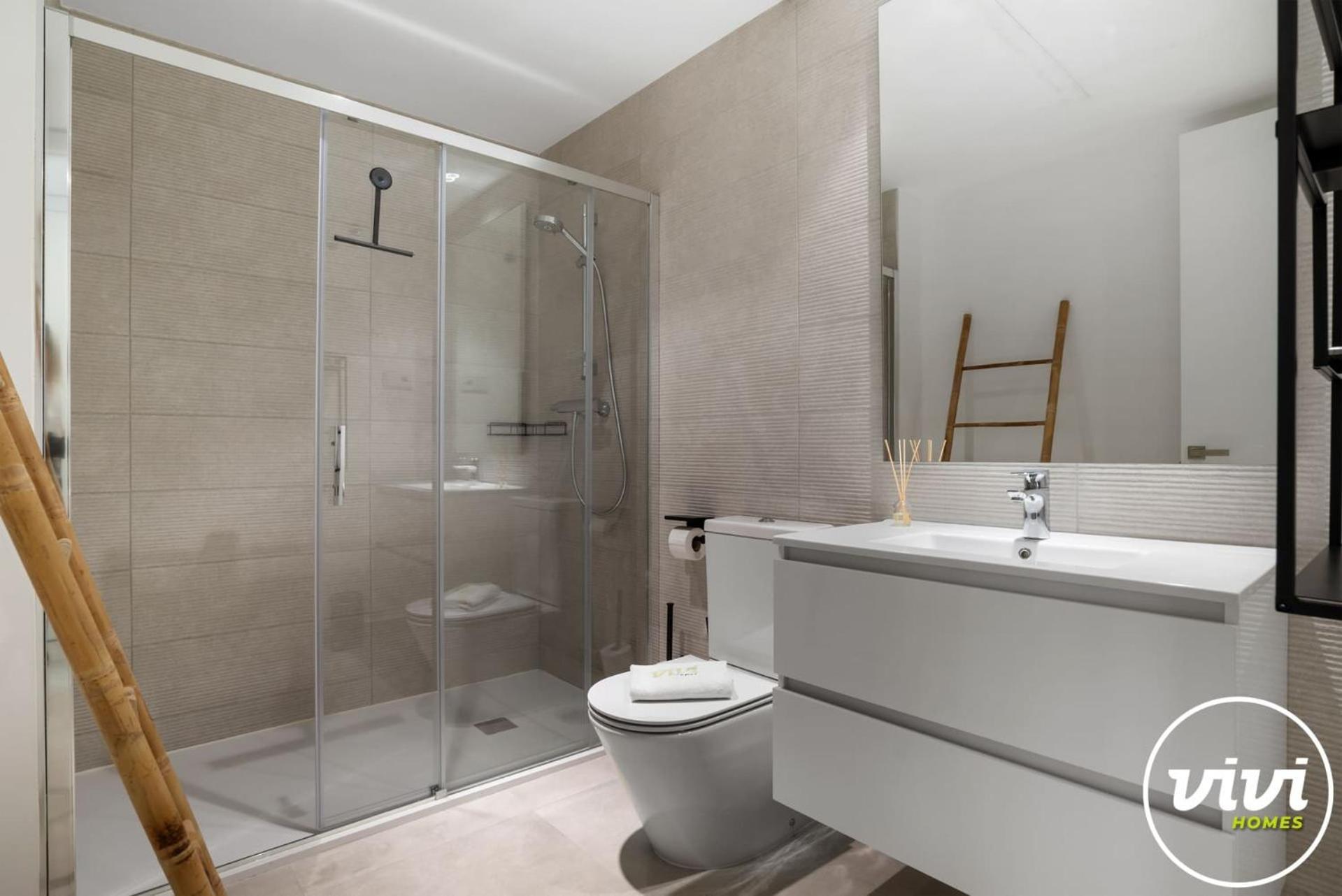 Vivi Homes - Ricos