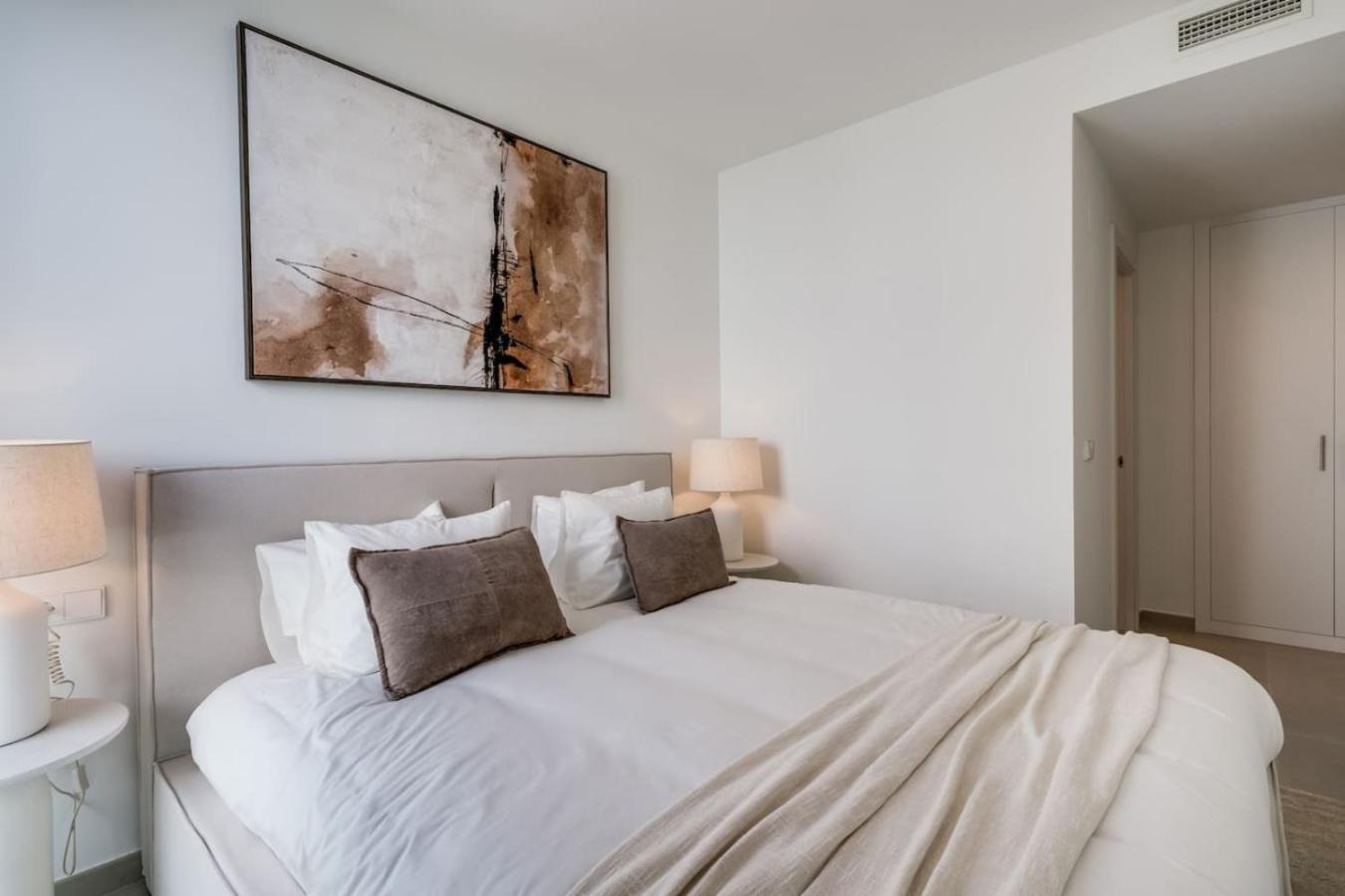 Apartment 3br With Great Panoramic Views At Oceana Gardens