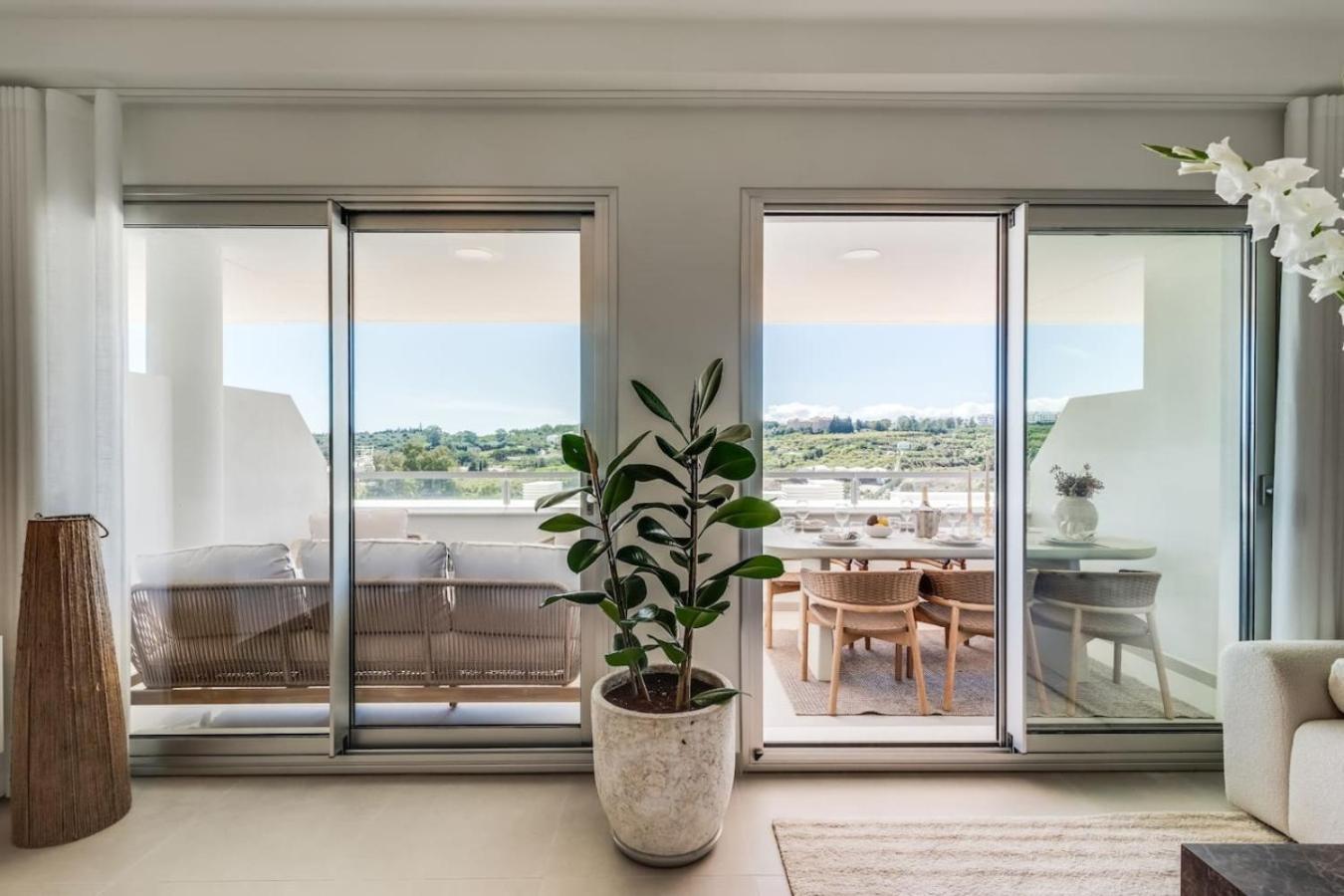 Apartment 3br With Great Panoramic Views At Oceana Gardens *