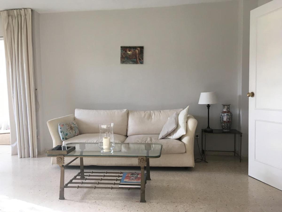Lovely Spacious 2 Bedroom Flat Between Marbella And *