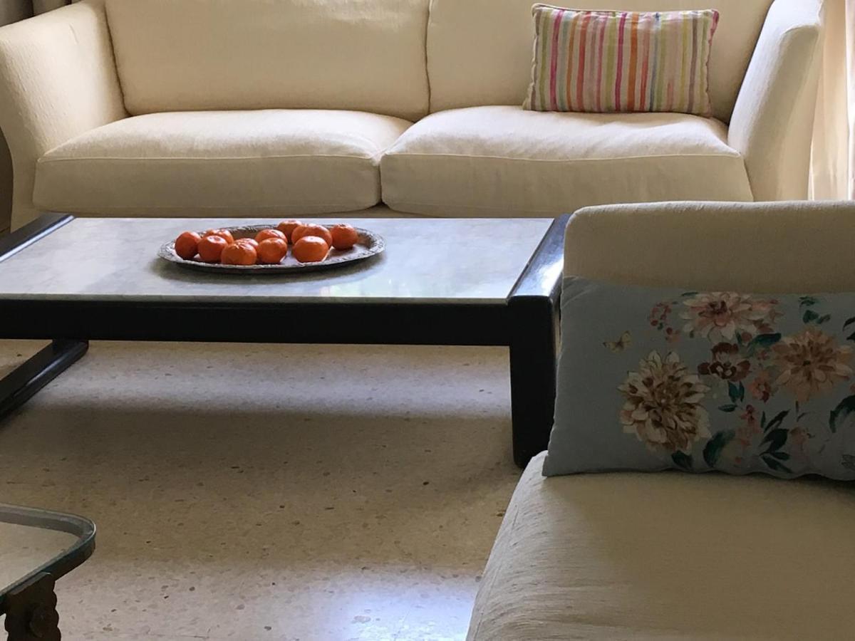 Lovely Spacious 2 Bedroom Flat Between Marbella And Apartment *