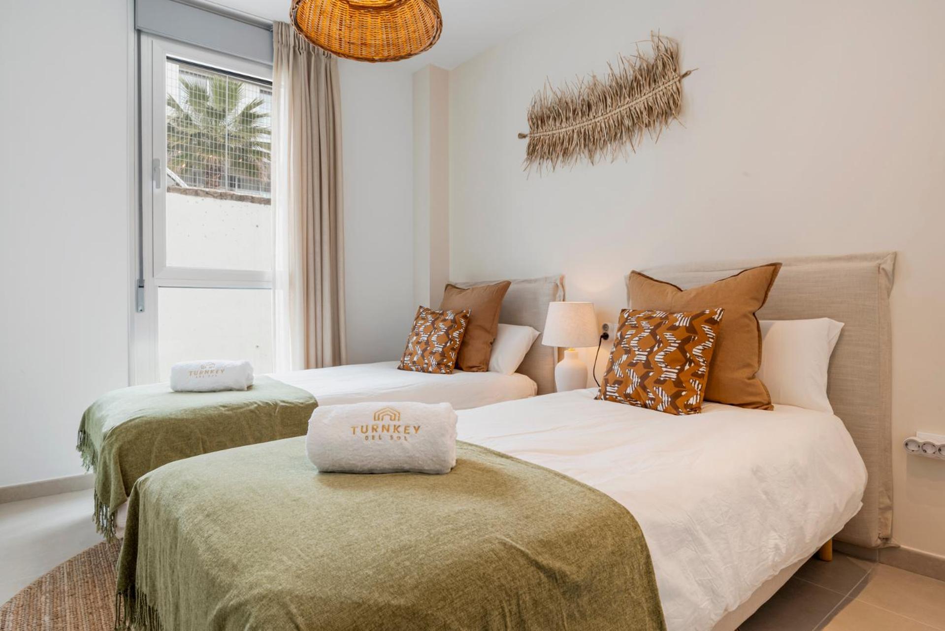 Stylish 3-bed With Sea & Pool Views *