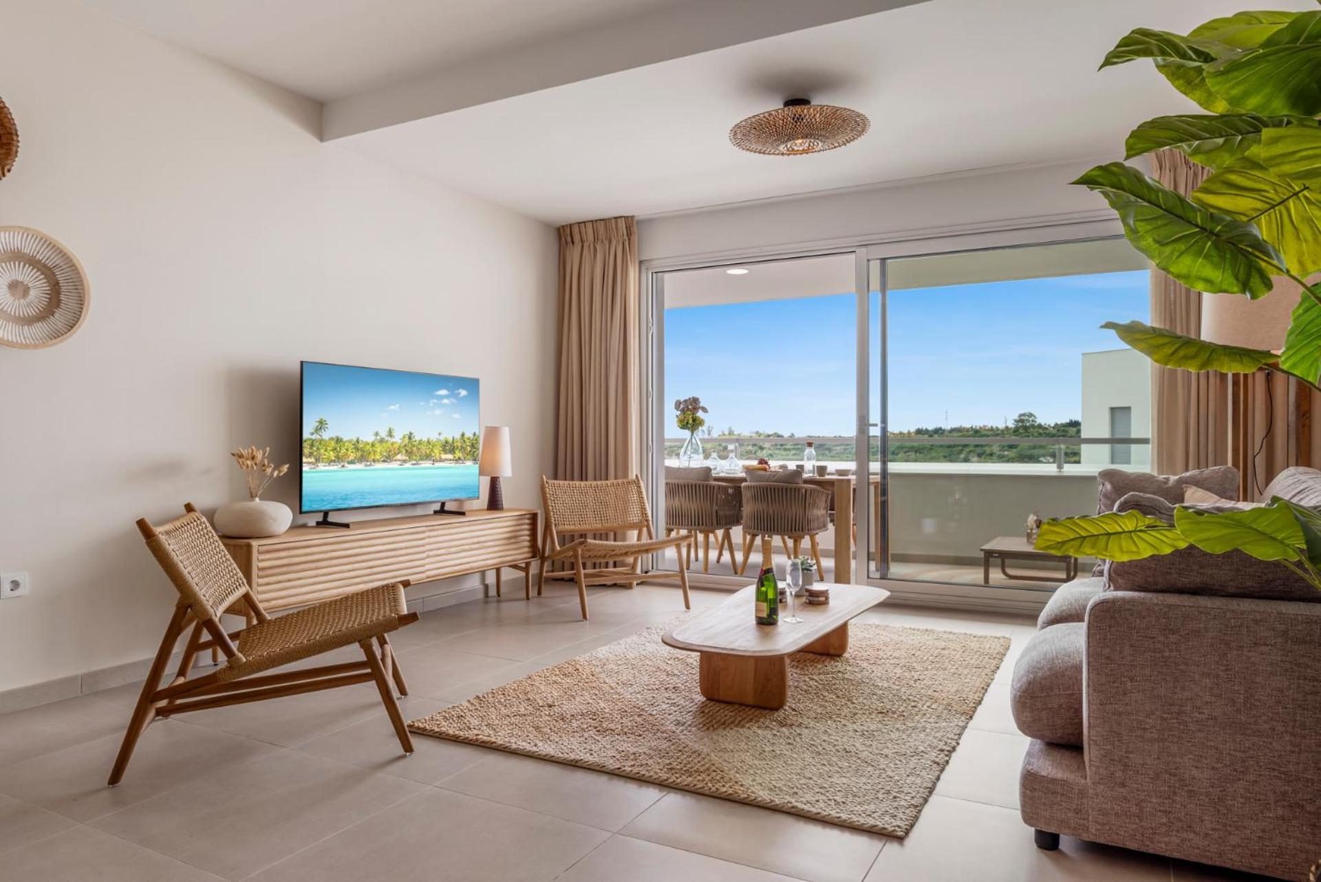 Stylish 3-bed With Sea & Pool Views Estepona