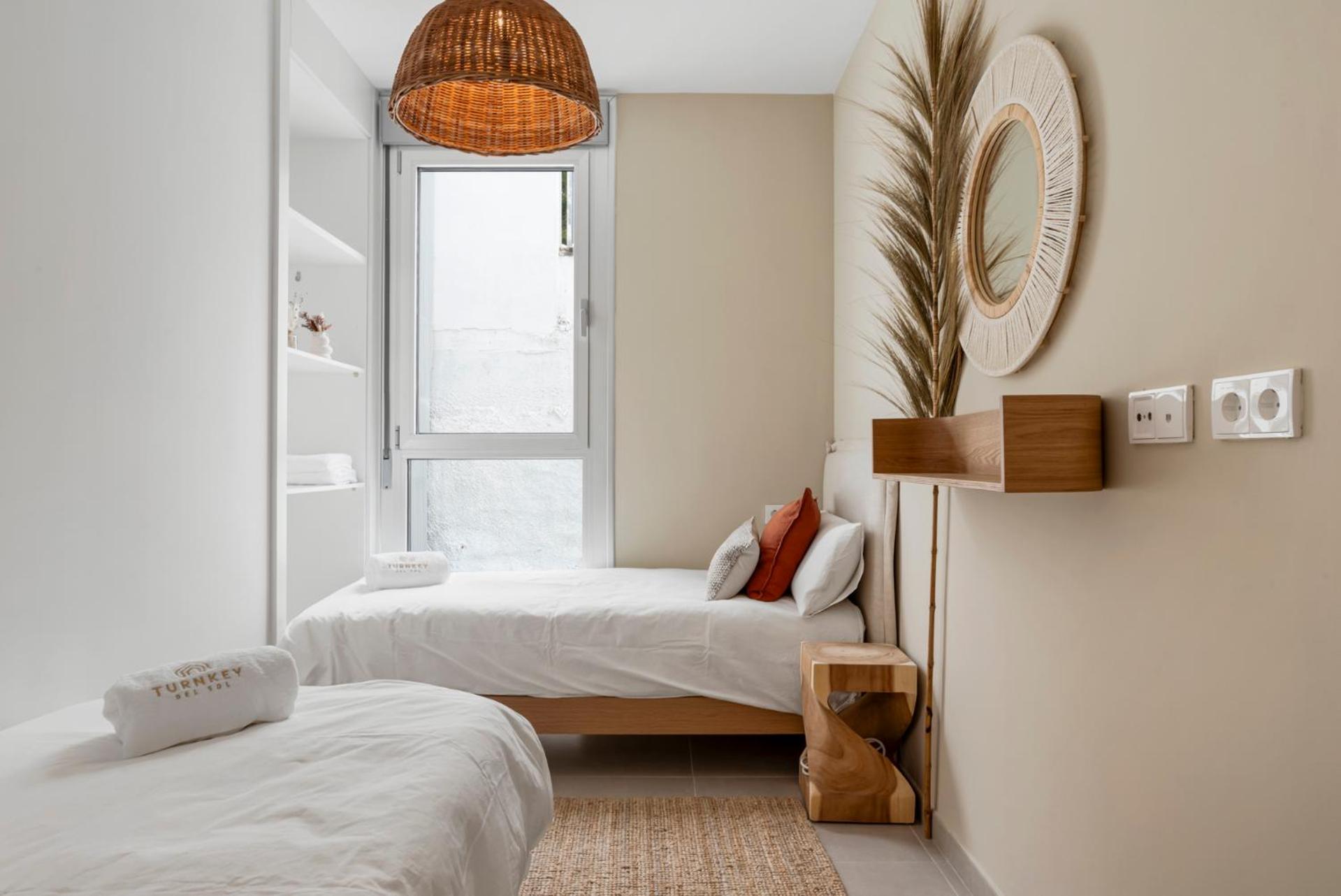 Stylish 3-bed With Sea & Pool Views Appartement *