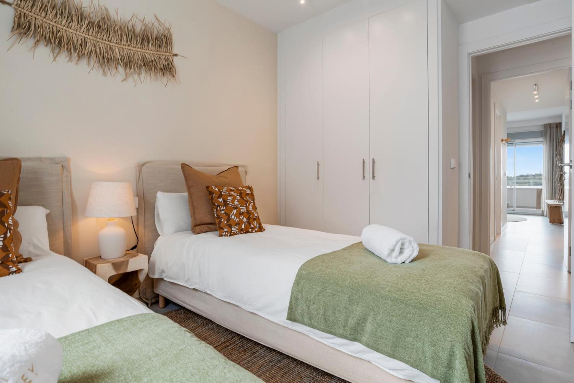 Appartement Stylish 3-bed With Sea & Pool Views Estepona