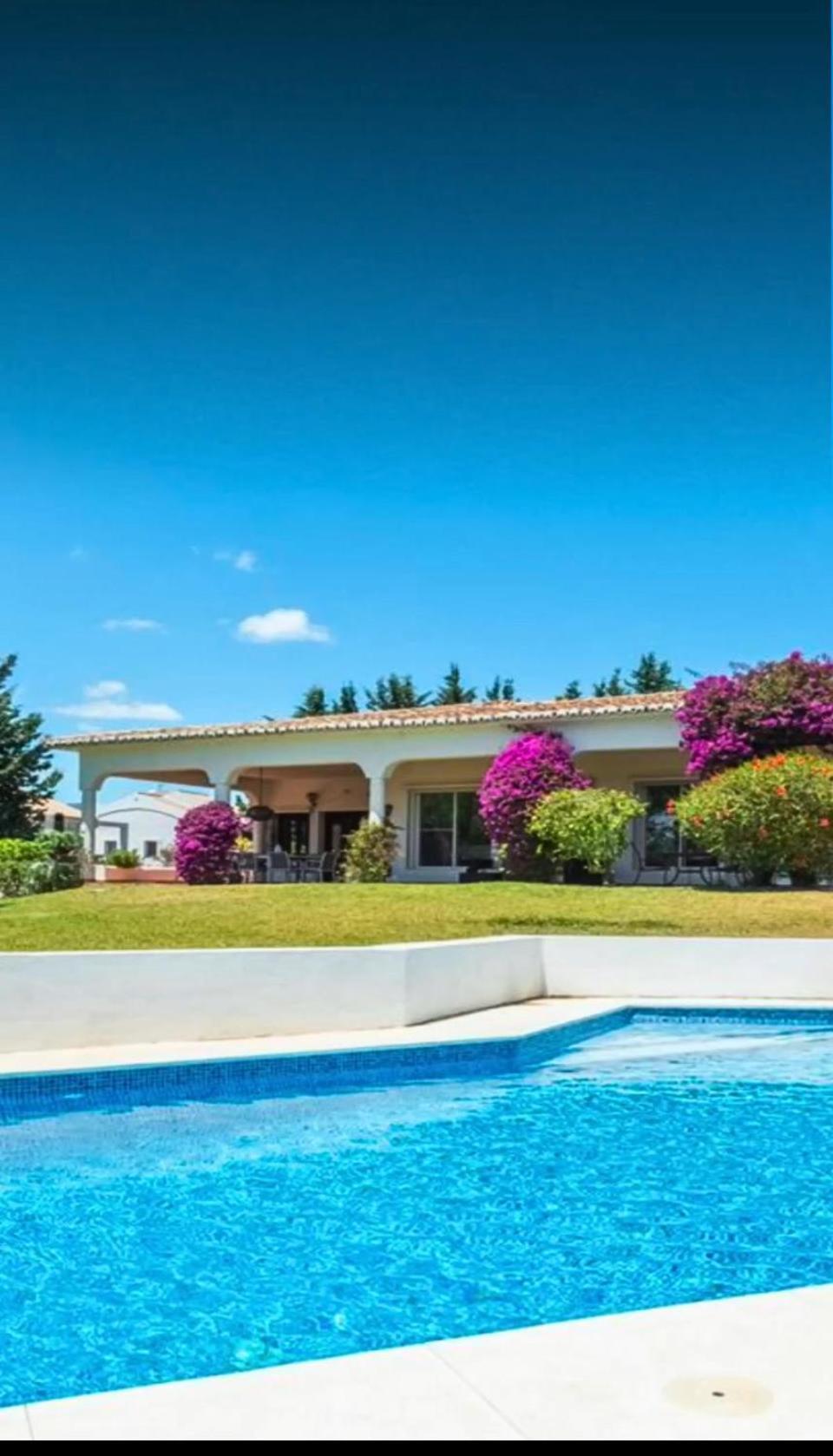 Villa Exclusive Secluded With Private Pool Hot Tub & Bbq -7 Minutes From Marbella