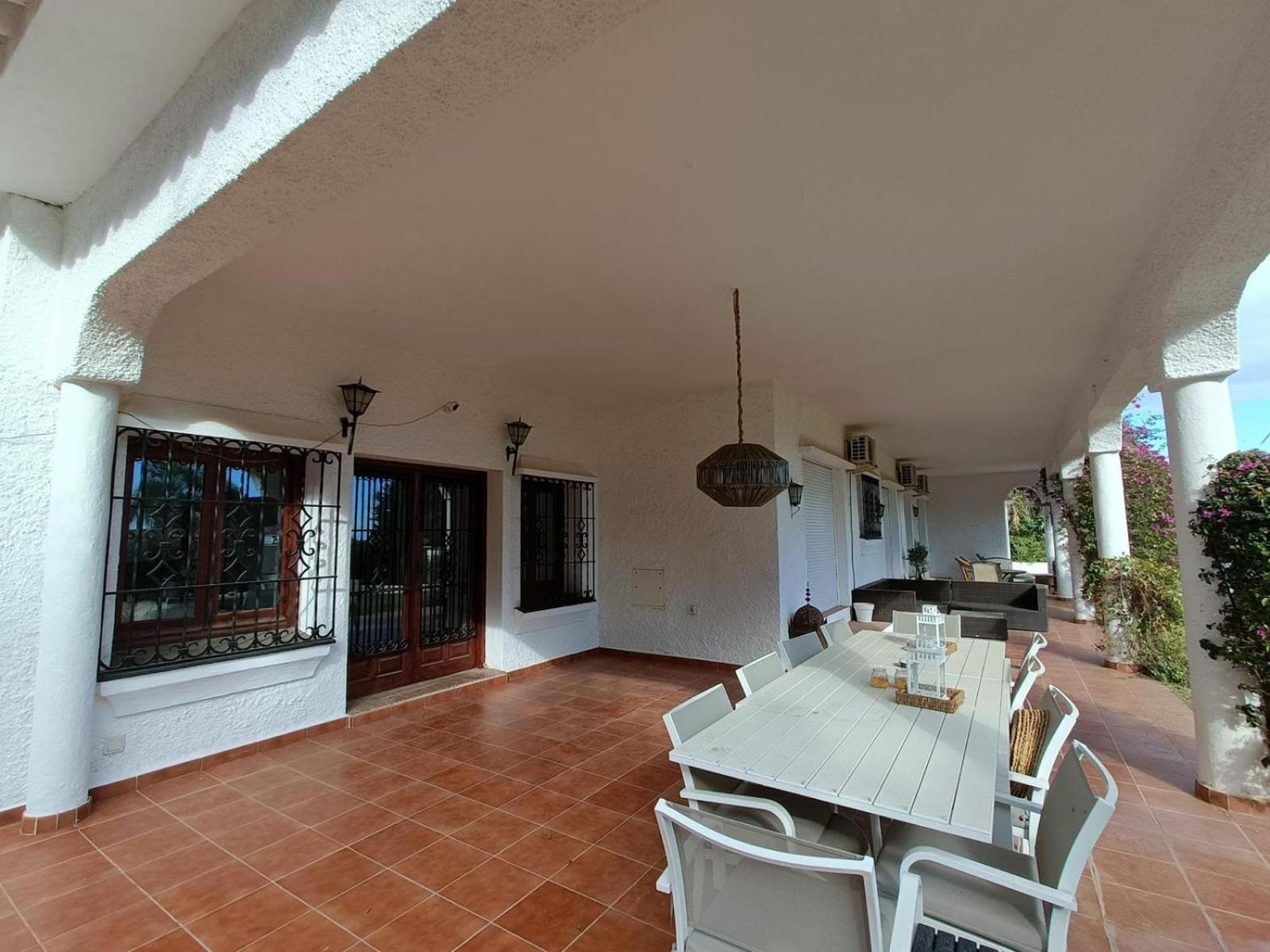 Villa Exclusive Secluded With Private Pool Hot Tub & Bbq -7 Minutes From Marbella