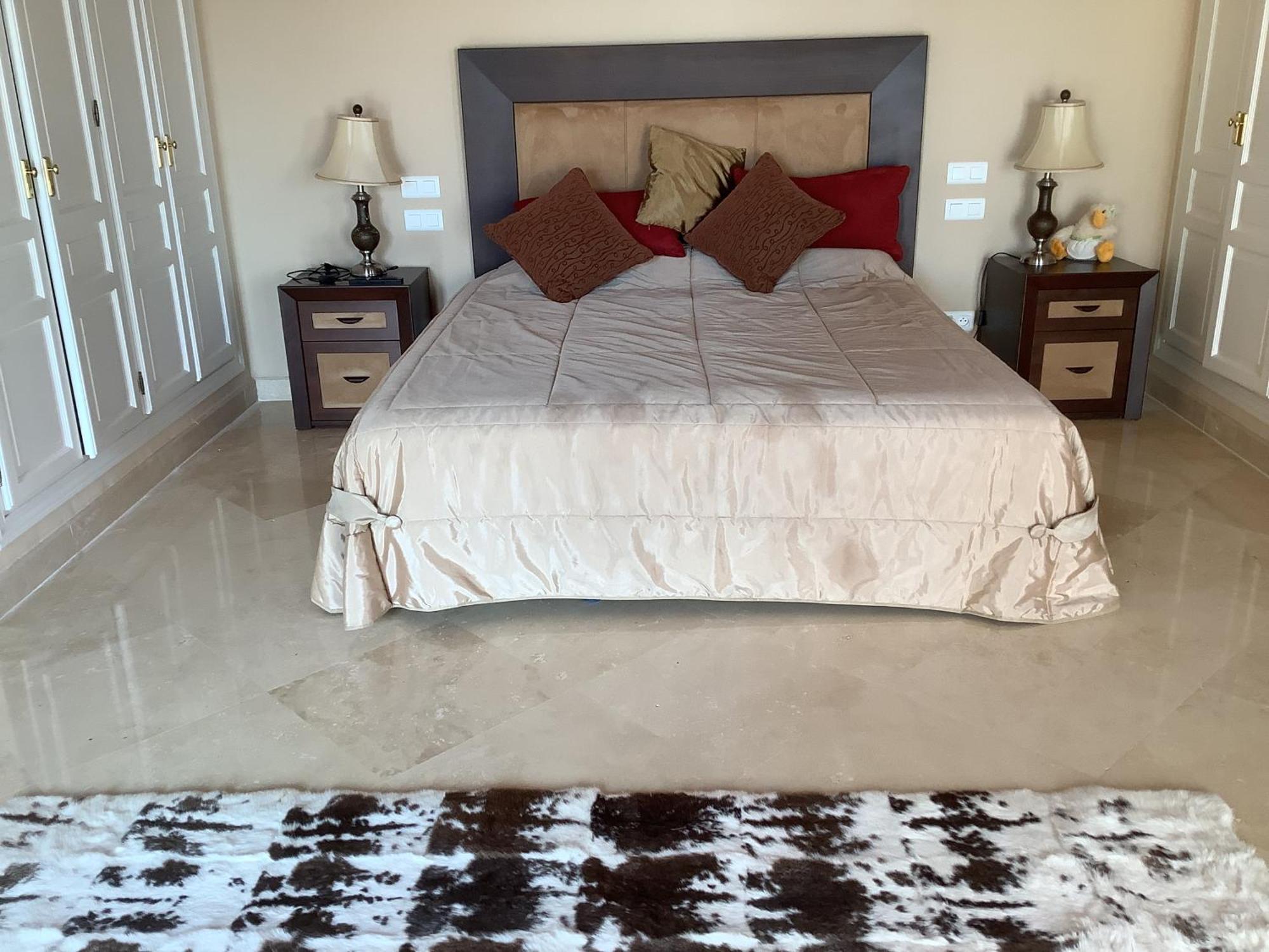 Luxury At Maria In El Paraiso Spain Villa