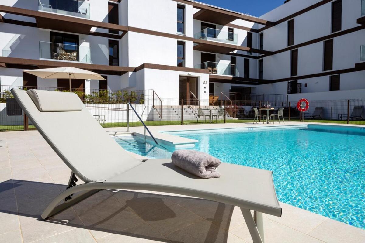 Modern 4-person With Pool & Indoor Parking Apartamento Estepona