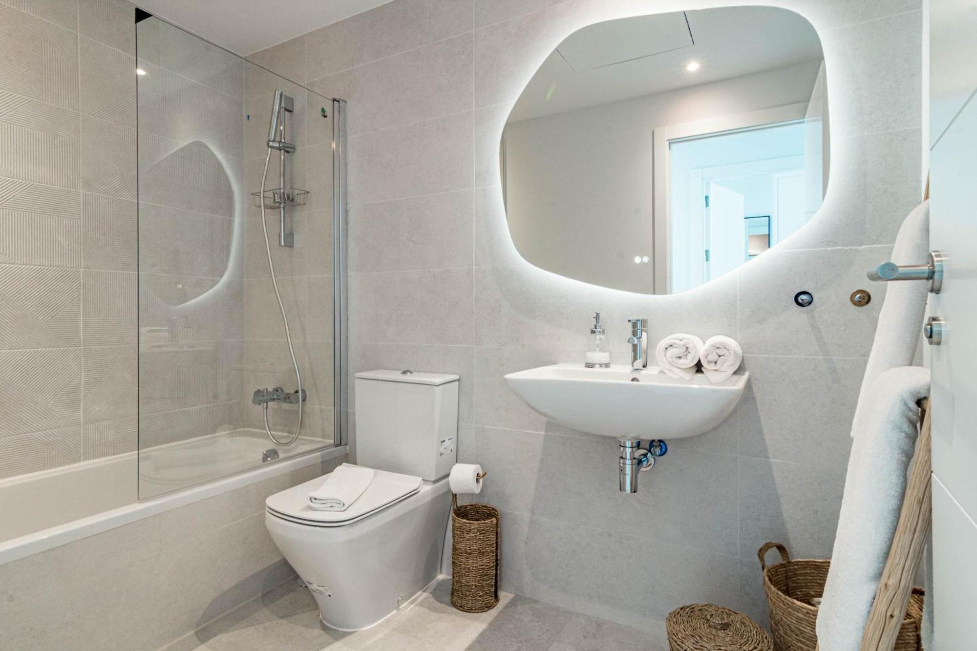 Lmea20a - Luxury - Pool View & Walk To Apartment Estepona