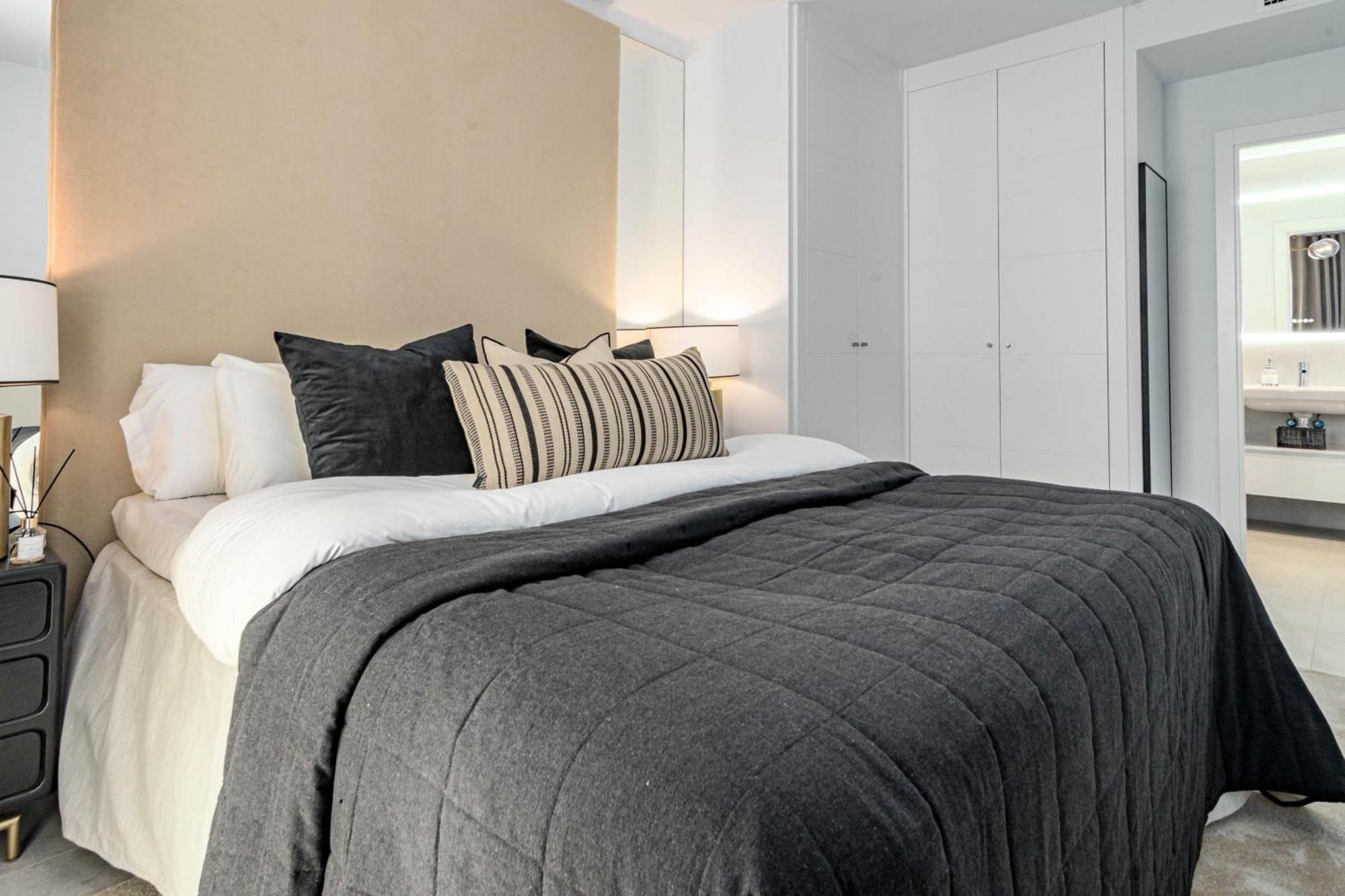 Lmea20a - Luxury - Pool View & Walk To Apartment Estepona