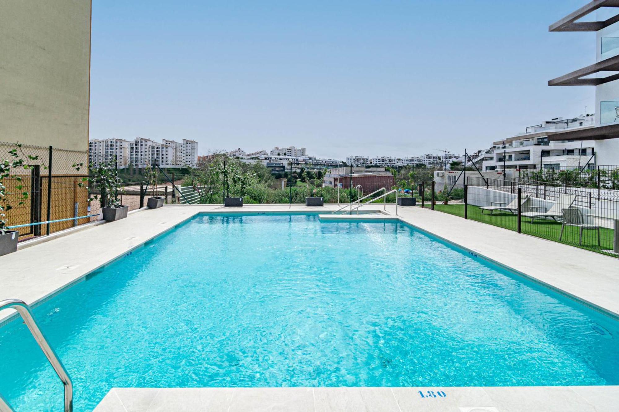 Lmea20a - Luxury - Pool View & Walk To Apartment *