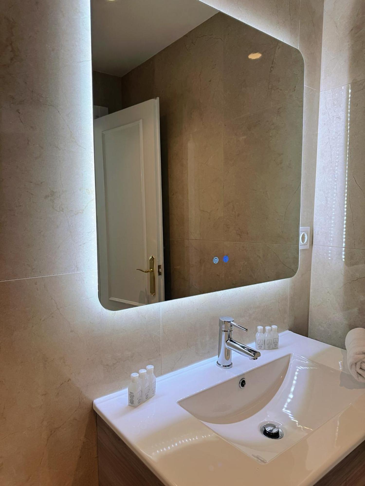 2 Bed In Benavista Apartment