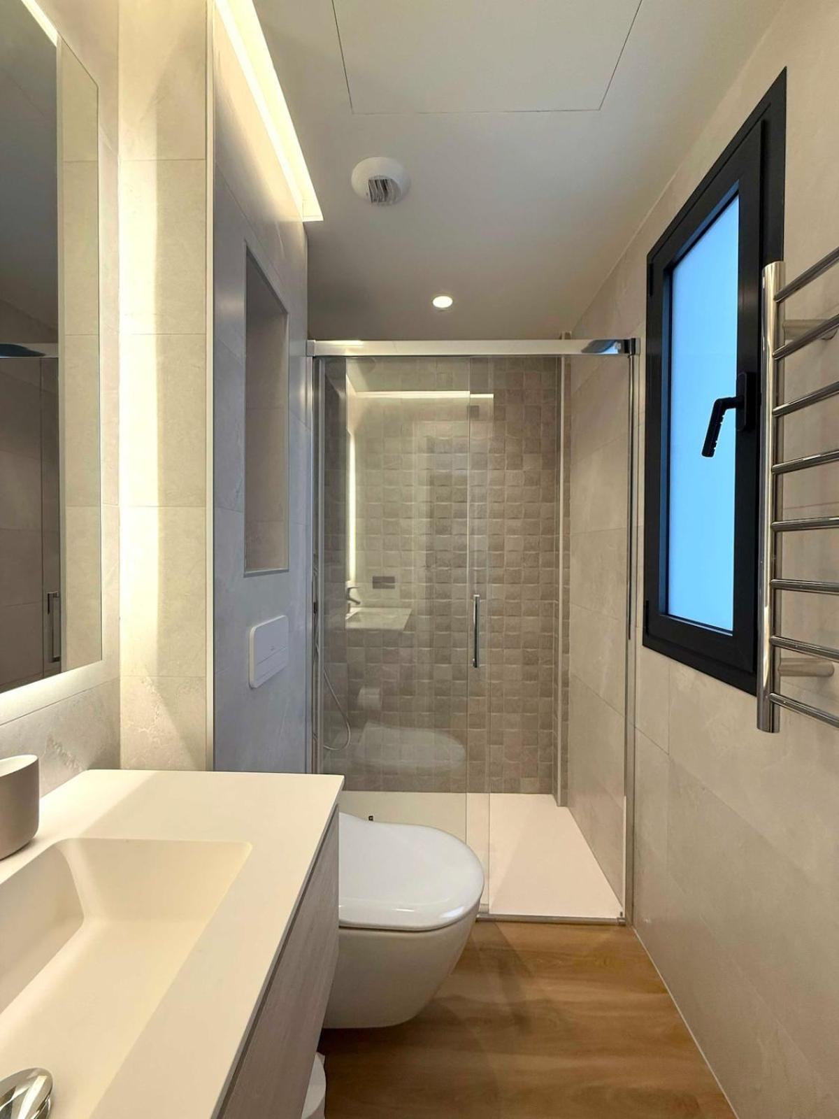 Luxury One Bed & Pool