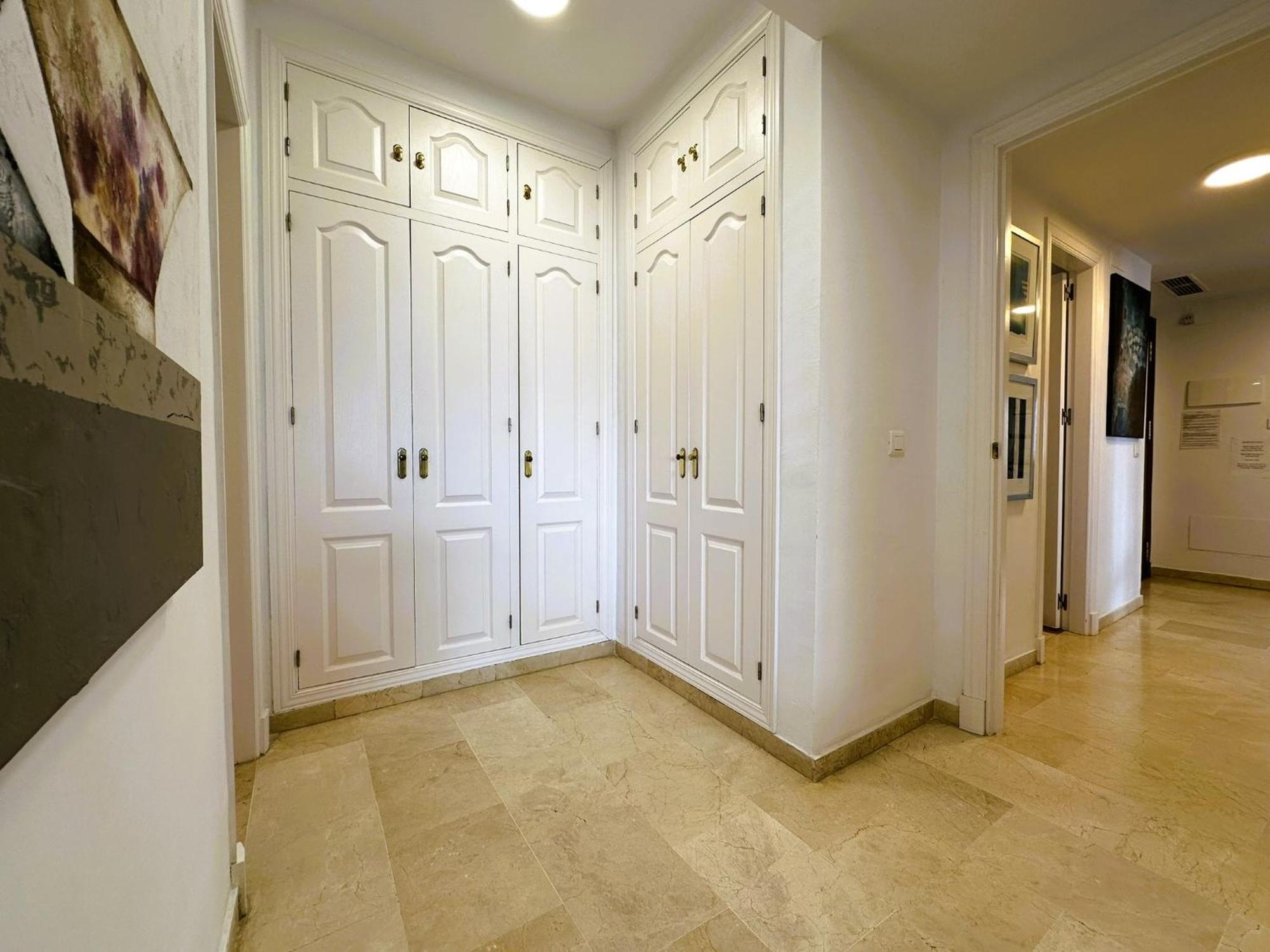 Bermuda Apartment *