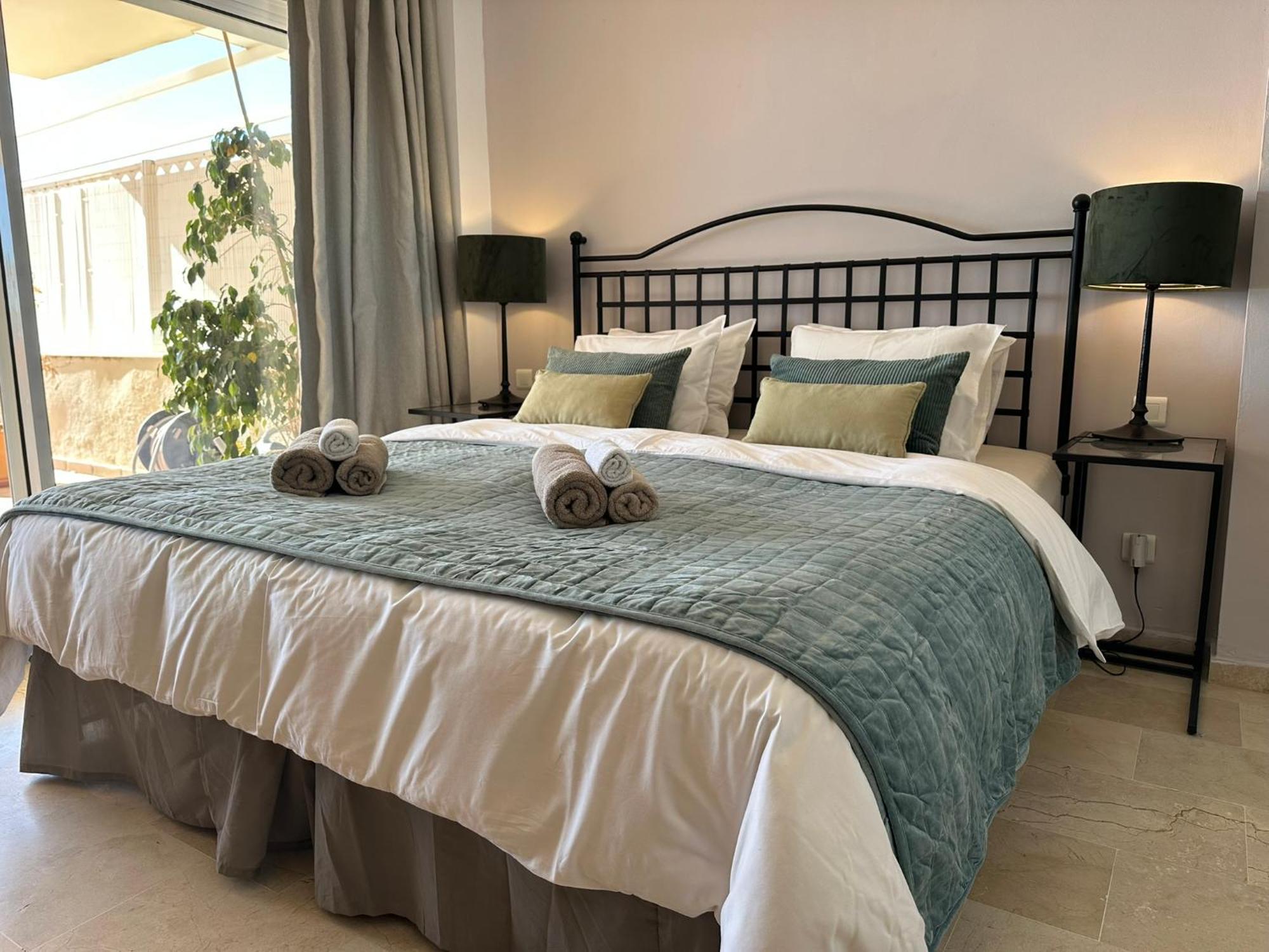 Bermuda Apartment *