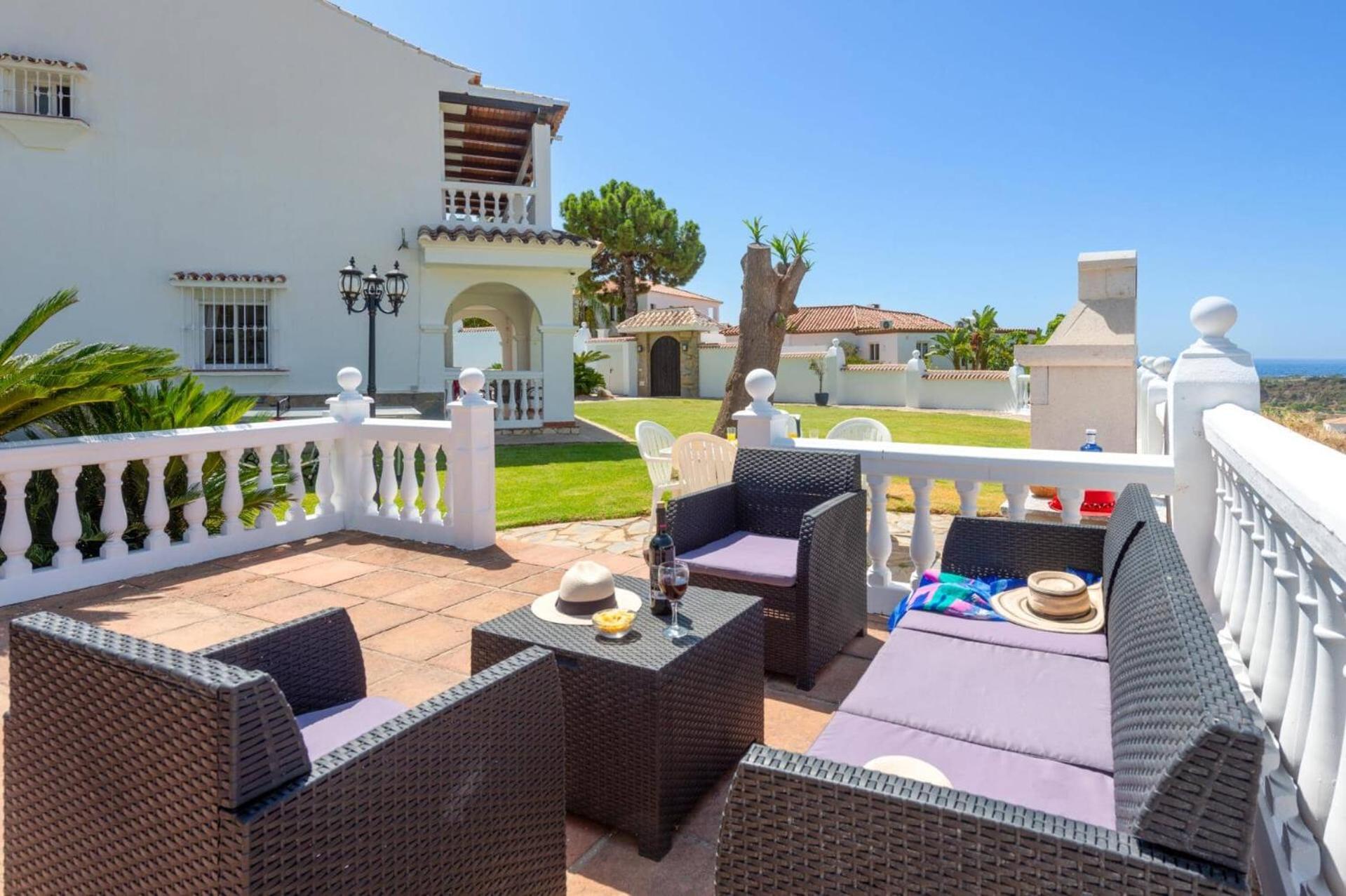 Holivista By * Estepona