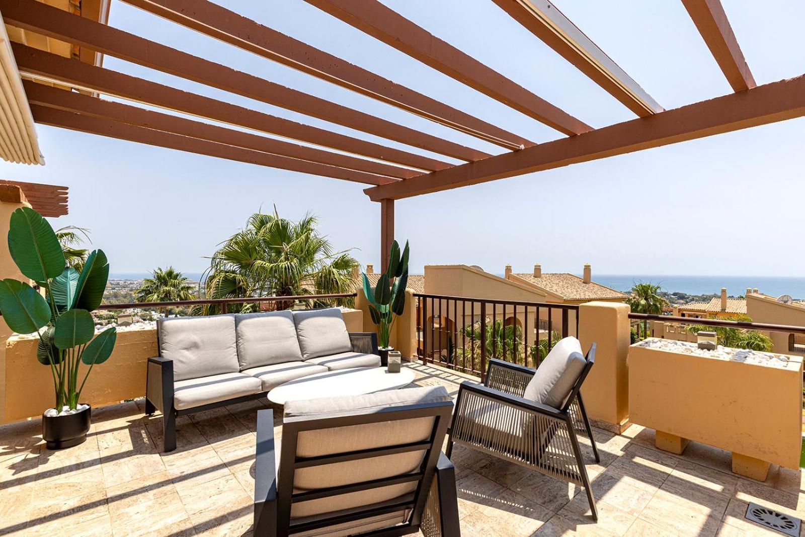 Panoramic Sea Views Penthouse Apartment