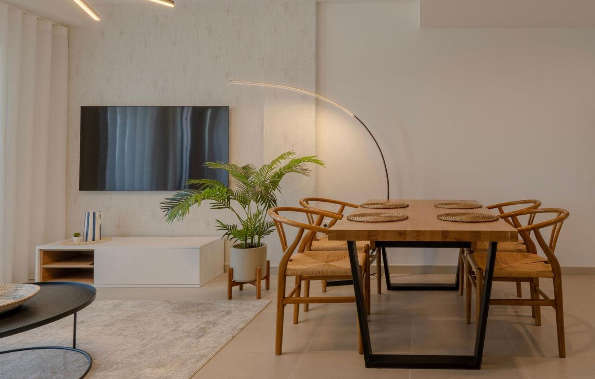 Apartment Chic Coastal Living On Estepona's Golden Mile