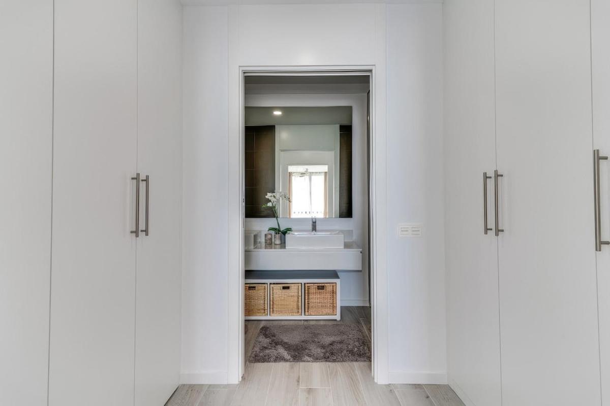 Oceana Townhouse - Cozy 3 Bed Home!