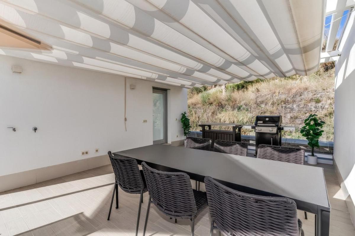 Oceana Townhouse - Cozy 3 Bed Home! *