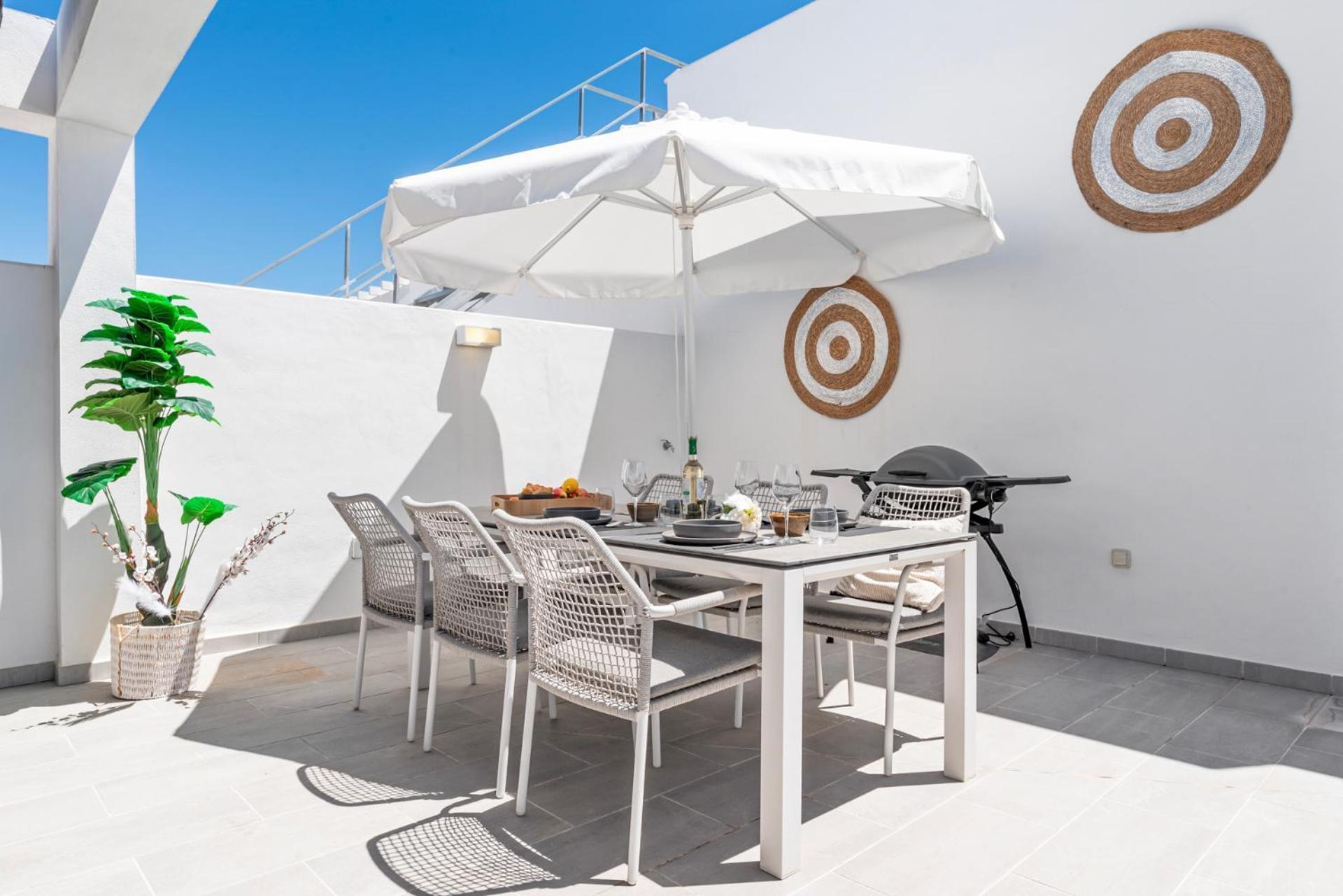 Apartamento Luxury Penthouse With Beautiful Rooftop At Location Estepona