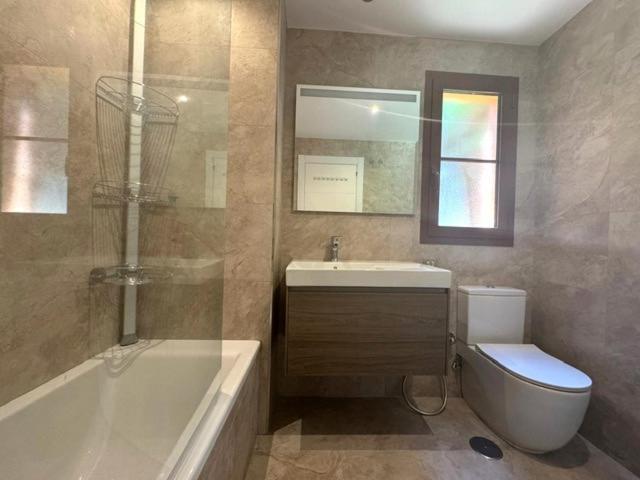 3 Bed In Gazules Del Sol Estepona